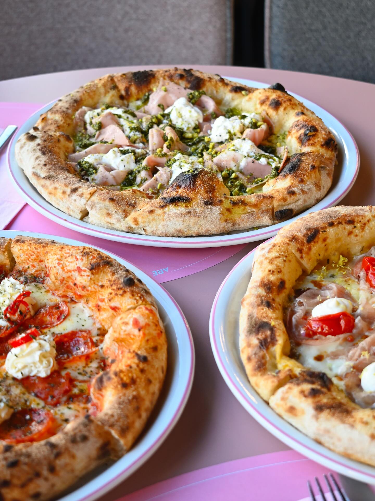 Slice slice baby!
•
•
•
#pizza #etienpizzabar #pizzalove #italianpizza #psychiko #voula #foodie