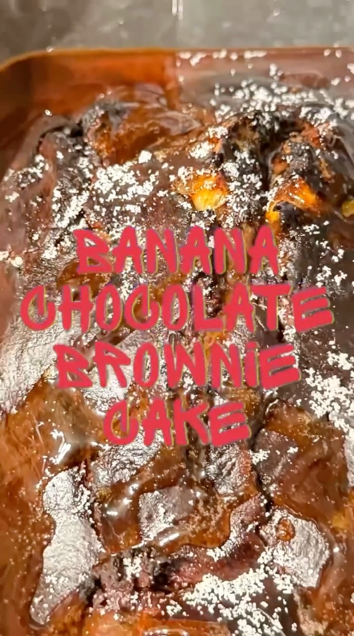 Banana chocolate brownie cake recipe! High protein and reasonable calories! If you have a sweet tooth you need to try this.
#BrownieCake #Cake #HighProtein #HighProteinLowCalorie