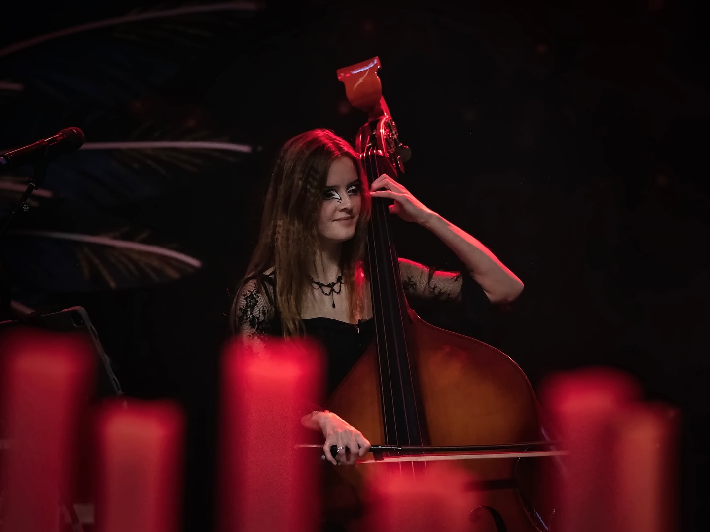 Created exclusively for @londonsymphrocks @itseleanorgrant the electro-acoustic double bass ‘Bruce’ is a true one-off.
You wouldn’t believe the creative fun we had in making this custom bass!
Featuring our signature Bridge headstock and a bold, stage-ready sound built for symphonic rock.
Bruce is played LIVE by the hugely talented LSRO double bass player and singer @itseleanorgrant
Discover our Golden Tasman Electro-Acoustic range and Custom Instruments at: bridgeviolins.co.uk
Built to be played. Designed to stand out.
.
.
.
#LSRO #BridgeViolins #ElectroAcoustic #CustomInstruments #DoubleBass