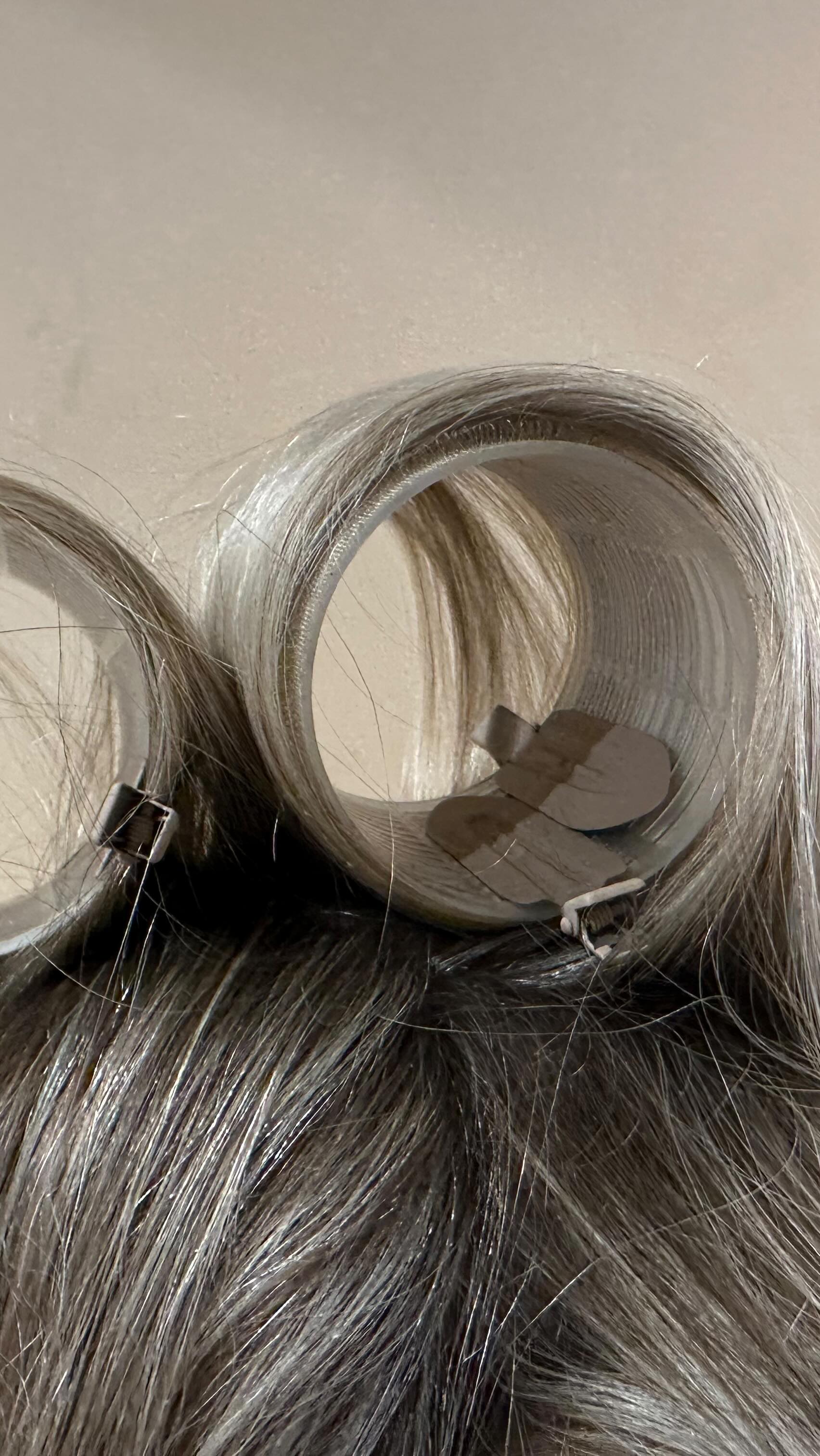 ✨dimension✨
-highlights
-cut
-styling
Care /styling @oribe
#hairartist #sessionhair #hairinspo #hairprocess #craftedinbeauty#mariskapelsmaeker