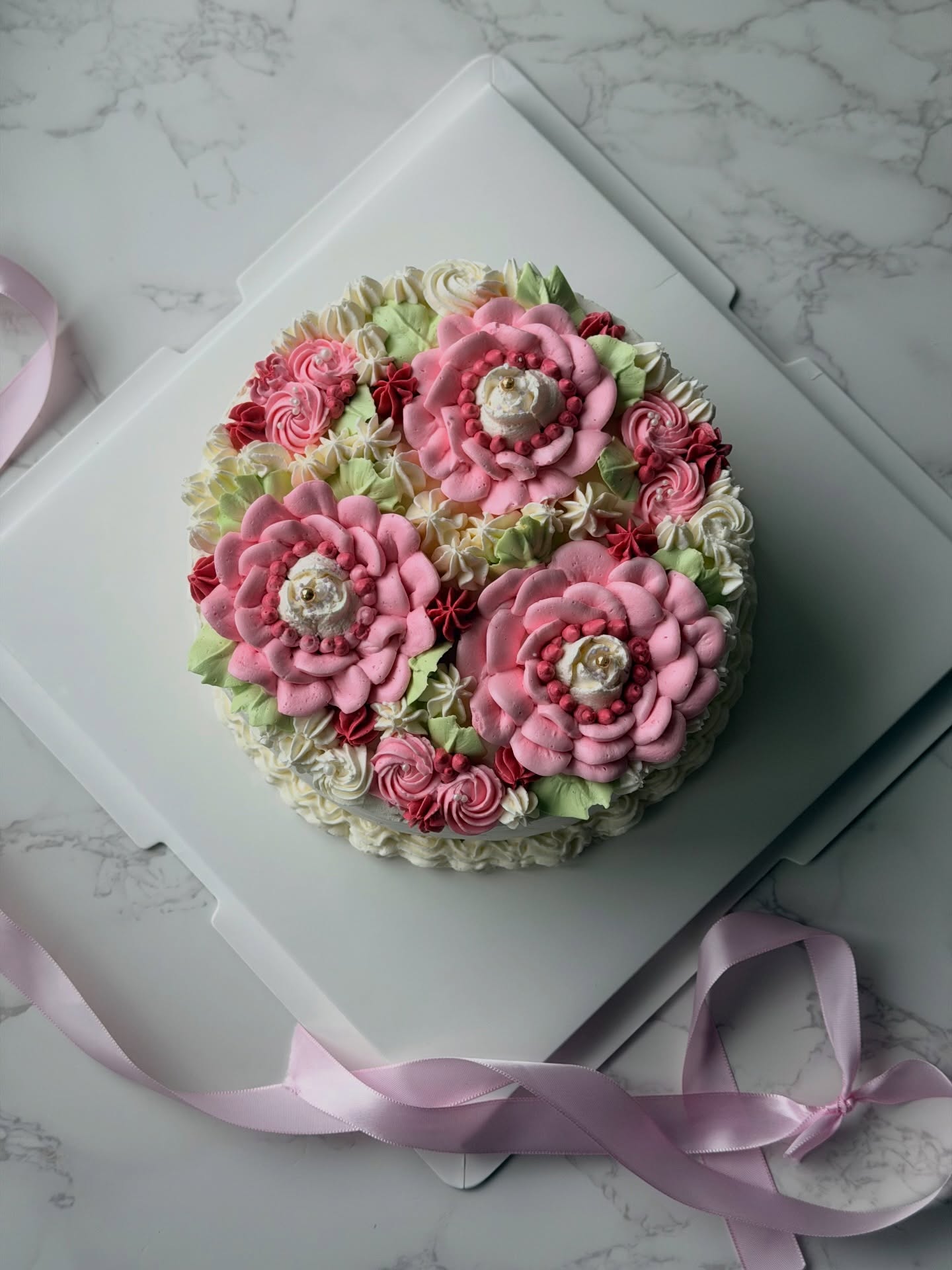 #oro_sweets #ashburncakes #birthdaycake #forher #celebration