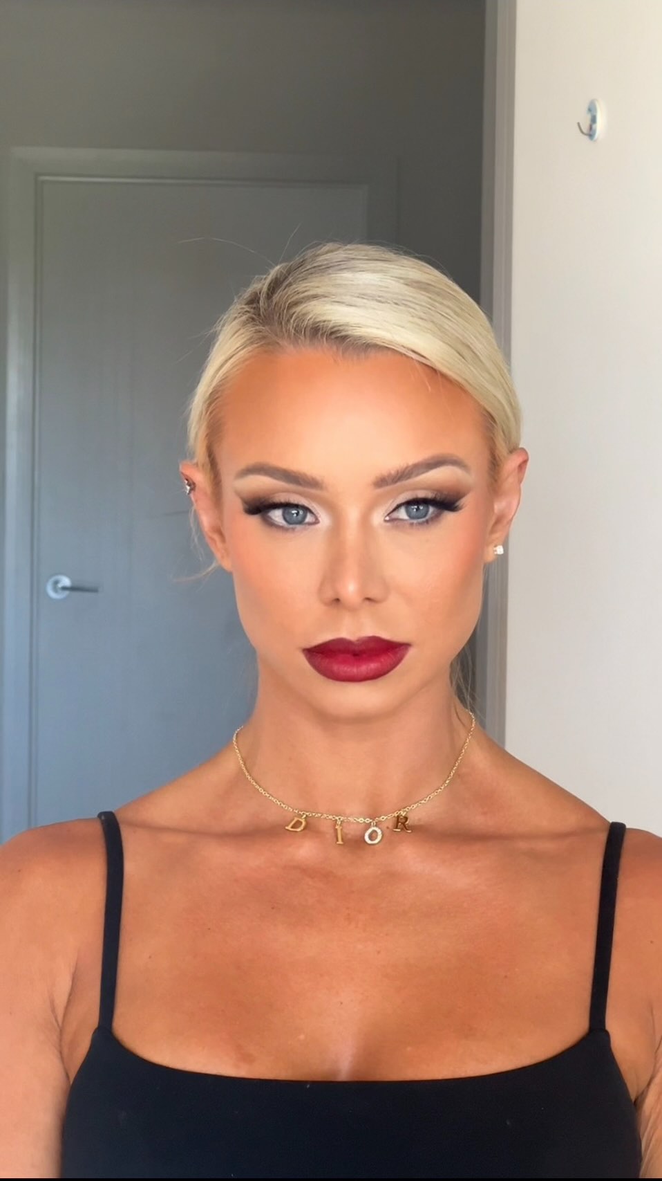 Something a bit different for @laurensimpson ! We usually have our go-to looks, but we decided to switch things up today. I am absolutely obsessed with how this red lip turned out on her—so bold and beautiful!
.
.
.
.
.
.
.
#goldcoastmakeupartist #brisbanemakeupartist #redlips #makeuplooks #bridalmakeup