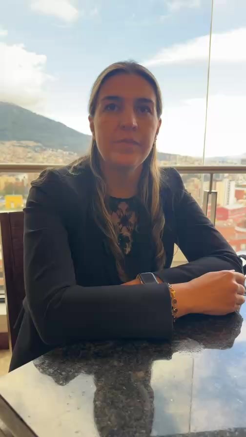 La tarde de hoy realizamos el sorteo oficial de la Fiesta de Año Nuevo Swissôtel Quito 🎉
La Sra. Paulina Suárez, Directora de Ventas y Marketing, junto a la voz en off de Antonio Valdiviezo, Gerente de Marketing, llevaron a cabo el sorteo de un Crucero a las Islas Galápagos para dos personas – 5 días y 4 noches. 🛳️🐢
👏 Felicitamos a la ganadora: Manuela Castillo.
*Premio - Aplica restricciones. Sujeto a disponibilidad.
#SwissotelQuito #FiestaDeAñoNuevo #SorteoSwissotelQuito #IslasGalápagos #HotelEnQuito ExperienciasSwissôt