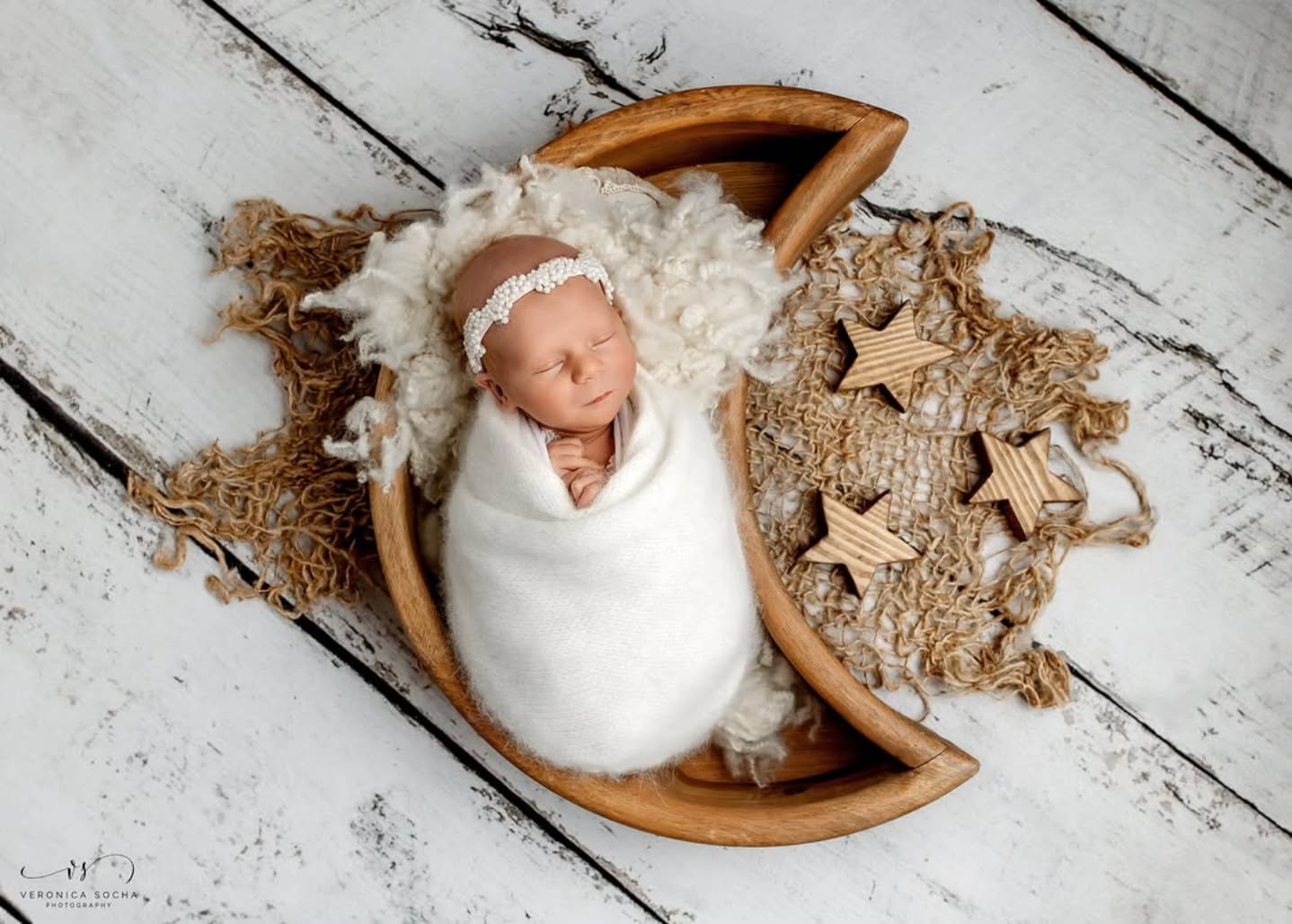 Sweet Margot’s newborn photo shoot was extra special 💛
Her dad is a country musician, so he brought along his guitar and cowboy hat, and we created some beautiful images using pieces that truly mean something to their family. Sessions like this are my absolute favourite.
I love when parents bring personal items to a newborn session — whether it’s related to their passion, career, or family story. Those details turn beautiful photos into deeply meaningful keepsakes, the kind you’ll treasure even more as the years go by.
These images aren’t just portraits… they tell their story, right from the very beginning 🤍
If you’re planning a newborn session, don’t hesitate to bring something special with you — I promise it makes the memories even sweeter.
✨ Booking Update ✨
I am currently taking bookings for January, February 2026 and onwards across all session types. Availability for this and next month is already very limited, so early booking is highly recommended.
📩 Get in touch to secure your session
_________________________________________
https://www.veronicasphotography.com/contact
#NewbornPhotography #TimelessPortraits #StudioNewborn
#SwindonPhotographer #SwindonPhotography SwindonNewbornPhotography SwindonMums SwindonFamilies WiltshirePhotographer WiltshireMums LocalPhotographer