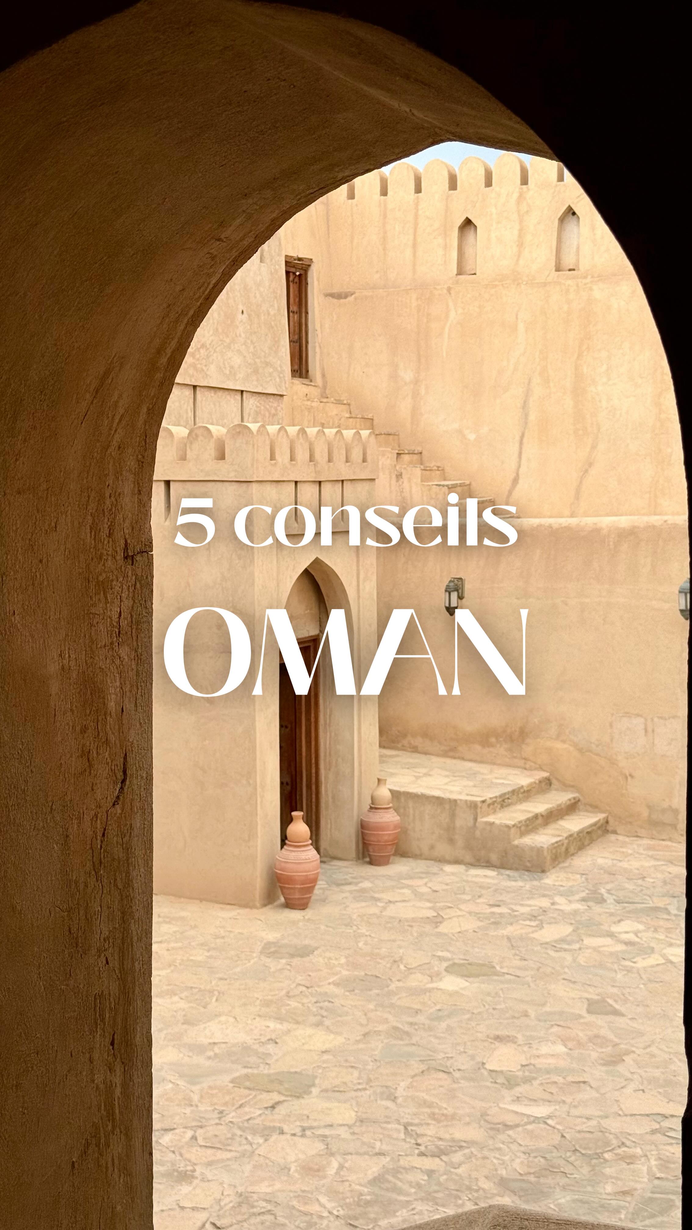 5 choses à savoir avant de partir à Oman ⬇️🇴🇲
🌞 en été, les températures peuvent facilement dépasser les 40° alors pour profiter du pays sans souffrir de la chaleur, privilégie la période de novembre à mars.
🛂 le visa est gratuit pour les séjours de 14 jours ou moins et il s’agit simplement d’un tampon sur ton passeport que tu obtiendras à l’arrivée à l’aéroport.
🚘 si tu prévois de louer une voiture, je te conseille plutôt d’opter pour un 4x4, indispensable pour accéder à certains wadis.
⚠️ et sur la route, sois vigilant : dos d’âne et radars sont très (très) fréquents.
🕌 comme partout, lrespect de la culture locale est essentiel :
- pour les femmes, prévois un maillot couvrant (ou t-shirt anti-UV + short) et un foulard pour visiter les lieux de culte.
- pour les hommes : pas de shorts dans les mosquées.
De manière générale, privilégie pantalons et t-shirts.
💳 la carte bancaire est acceptée presque partout, inutile de retirer beaucoup d’espèces.
tu es maintenant prêt(e) à découvrir ce pays incroyable et sache que les omanais t’accueilleront les bras ouverts et avec une grande gentillesse 🤍
#conseilsvoyage #astucesvoyage #conseilsoman #oman #voyage #visitoman