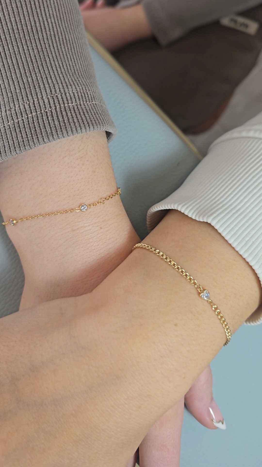 Our number 1 hack for never having a bad day again🤭🔗✨
Having your welded, forever bracelet always on your wrist, so everytime you look down, your day gets brighter.
(Plus, they look gorgeous too)💌
Have you been thinking about booking your Links moment? Now’s the perfect time… check our availability via the link in bio🔗