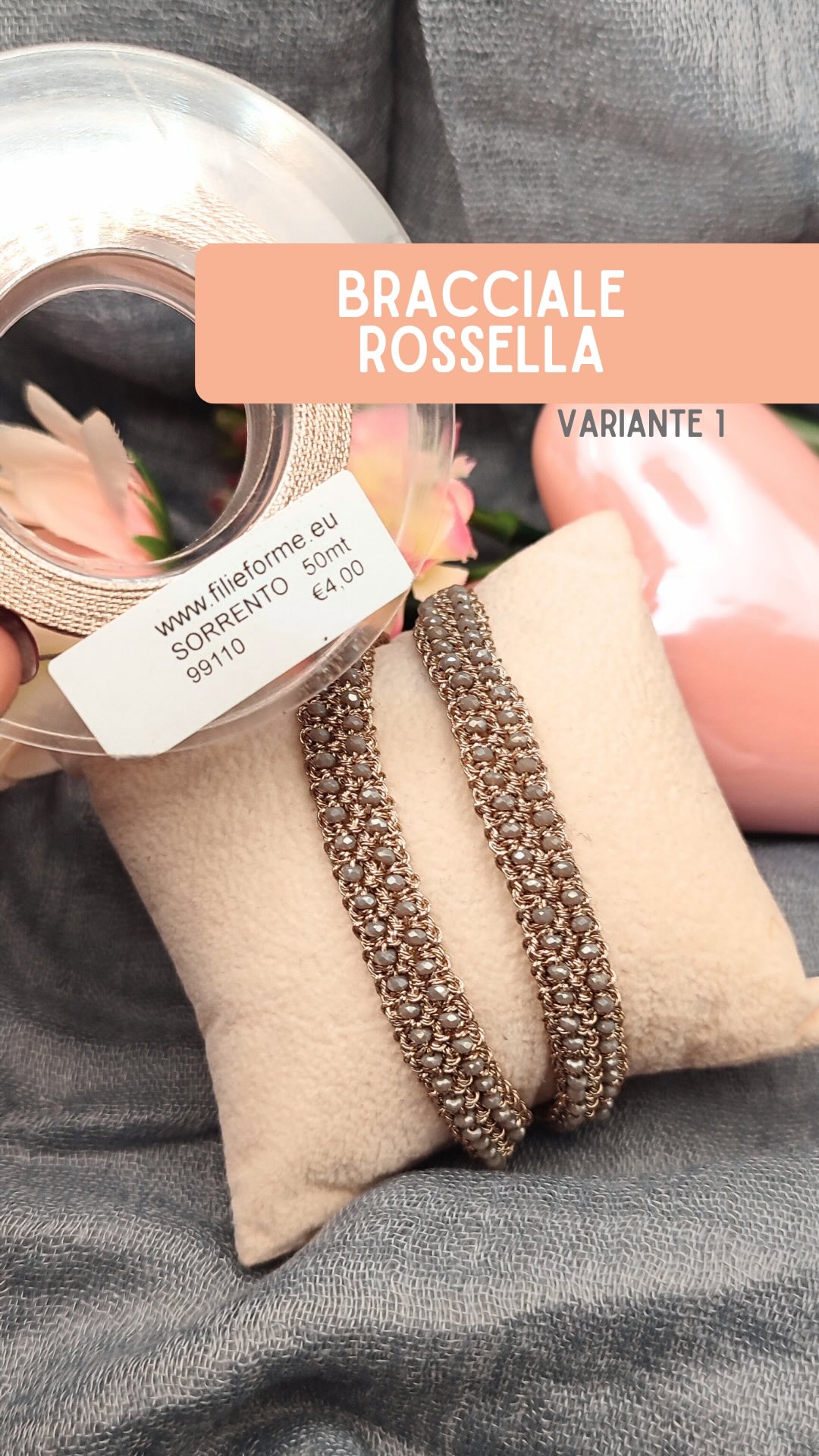 Bracciale Rossella - variante 1
Il bracciale nel video é realizzato con Filato Sorrento by @filieforme e cristalli da 1 mm .
Potete realizzarlo con tutte le misure di cristalli che preferite!
➖Lavorare il bracciale come visto nel video precedente
➖ Rifinire il bracciale realizzando :
▶️ *1 m. Bassa prima del cristallo
▶️ 1 catenella vuota *
Ripetere i passaggi da * ad * per ogni cristallo del bracciale e per entrambi i lati.