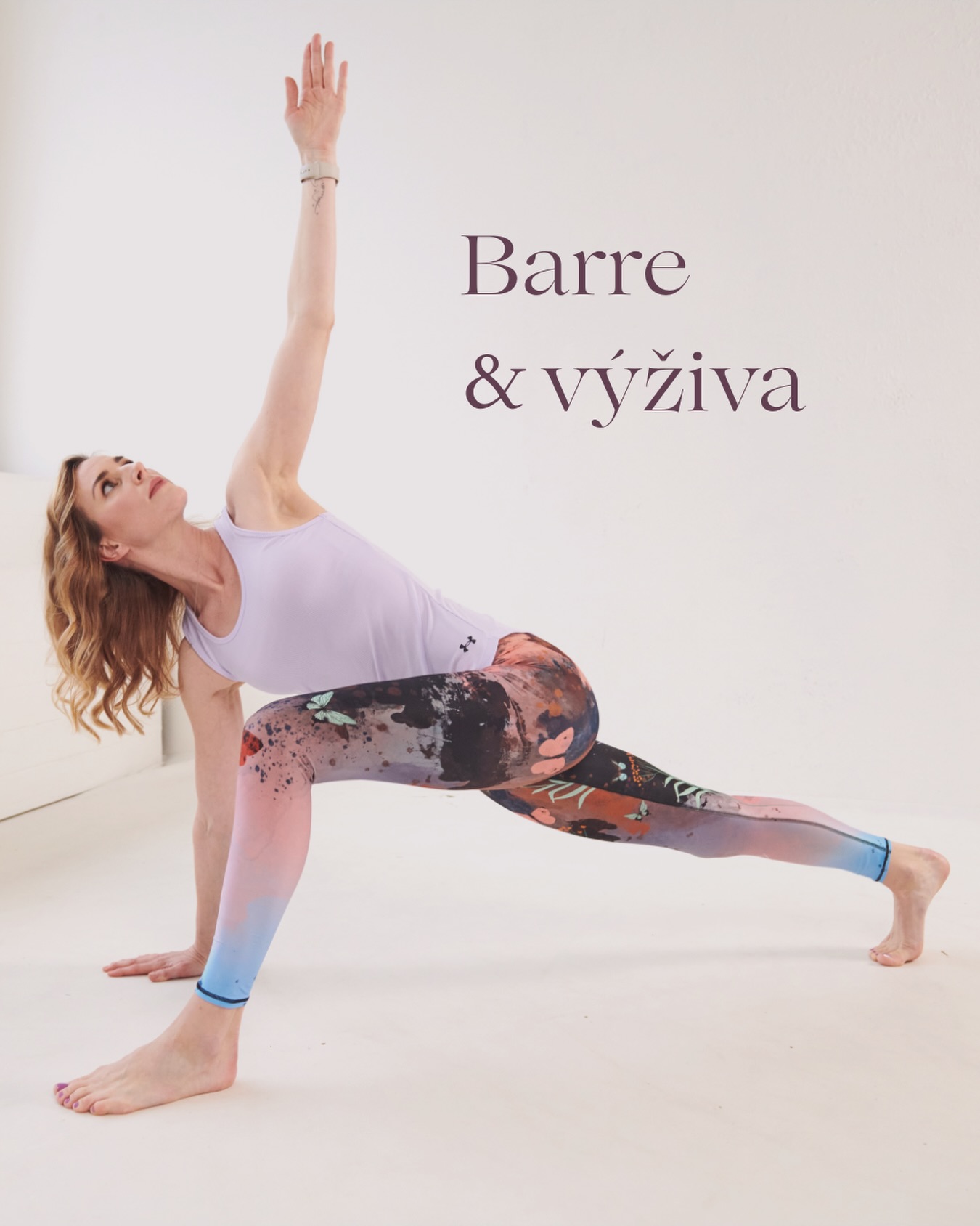 Barre & Výživa ✨🩰🥗
Taky po svátcích cítíte, že vaše tělo volá po restartu? 🔄
Často víme, co dělat, ale nejtěžší je se odhodlat, začít a vydržet bez těch lákavých neřestí. 🍫🍷
Někdy zkrátka po delší pauze potřebujeme nad sebou ten pomyslný „bič“ 🐎 a jasný plán 🗂️.
Protože ruku na srdce:
👉 Pohyb bez úpravy stravy nefunguje.
👉 A strava bez pohybu také ne.
Rozhodla jsem se vám tuhle fázi usnadnit a připravila jsem pro vás speciální permici, kde propojíme pohyb a stravu 🤍
Co vás v rámci programu čeká?
🩰 7× skupinová lekce Barre & Pilates
🥗 Individuální výživové poradenství
🤍 Podpora a odborný dohled
🧭 Jasná struktura a bezpečné vedení, díky kterému to tentokrát nevzdáte
Začít můžete kdykoliv ⏳
Nicméně od chvíle, kdy se rozhodnete, budete mít 3 měsíce na to překonat lekce & spolupracovat s výživovou koučkou 💪✨
Pojďme do toho společně! 🌿
Detaily najdete v odkazu v Biu 🔗 a svou permici si můžete rovnou ulovit v rezervačním systému 🐆