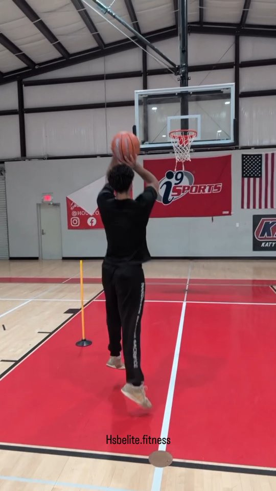 We don’t train for highlights — we train for RESULTS.
Strong body. Sharp mind. Elite work ethic.
#basketballtraining🏀 #basketballtrainer #basketballcoaching #trainbasketball