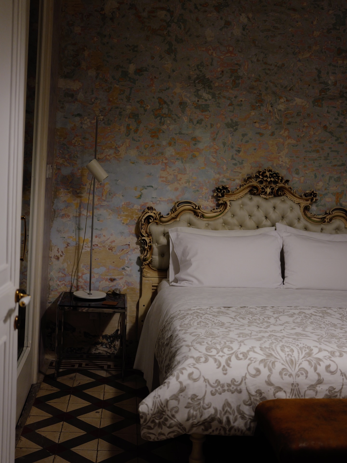 Lucia Nova - a unique personality