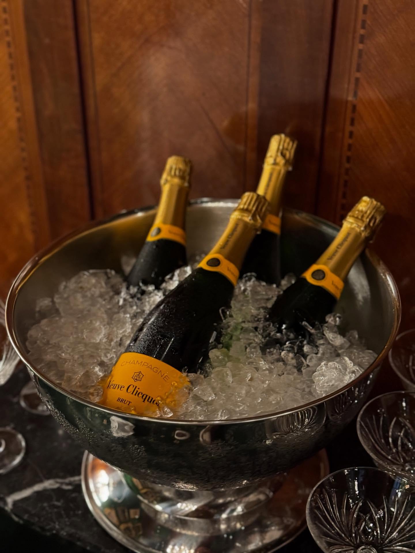 Ein Sektempfang: Der perfekte Start für unvergessliche Anlässe ✨
Buche uns jetzt für dein nächstes Event unter:
office@cincincatering.com
#sektempfang #vienna #catering #events #cincin