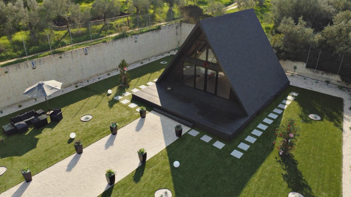 AFRAME σημαίνει αρχιτεκτονική άποψη, ποιοτική κατασκευή και σύγχρονος τρόπος ζωής.
Από τη μελέτη μέχρι την υλοποίηση, δημιουργούμε χώρους που ξεχωρίζουν.
#AFRAME
#Construction
#Architecture
#ModernHouse
#MinimalDesign