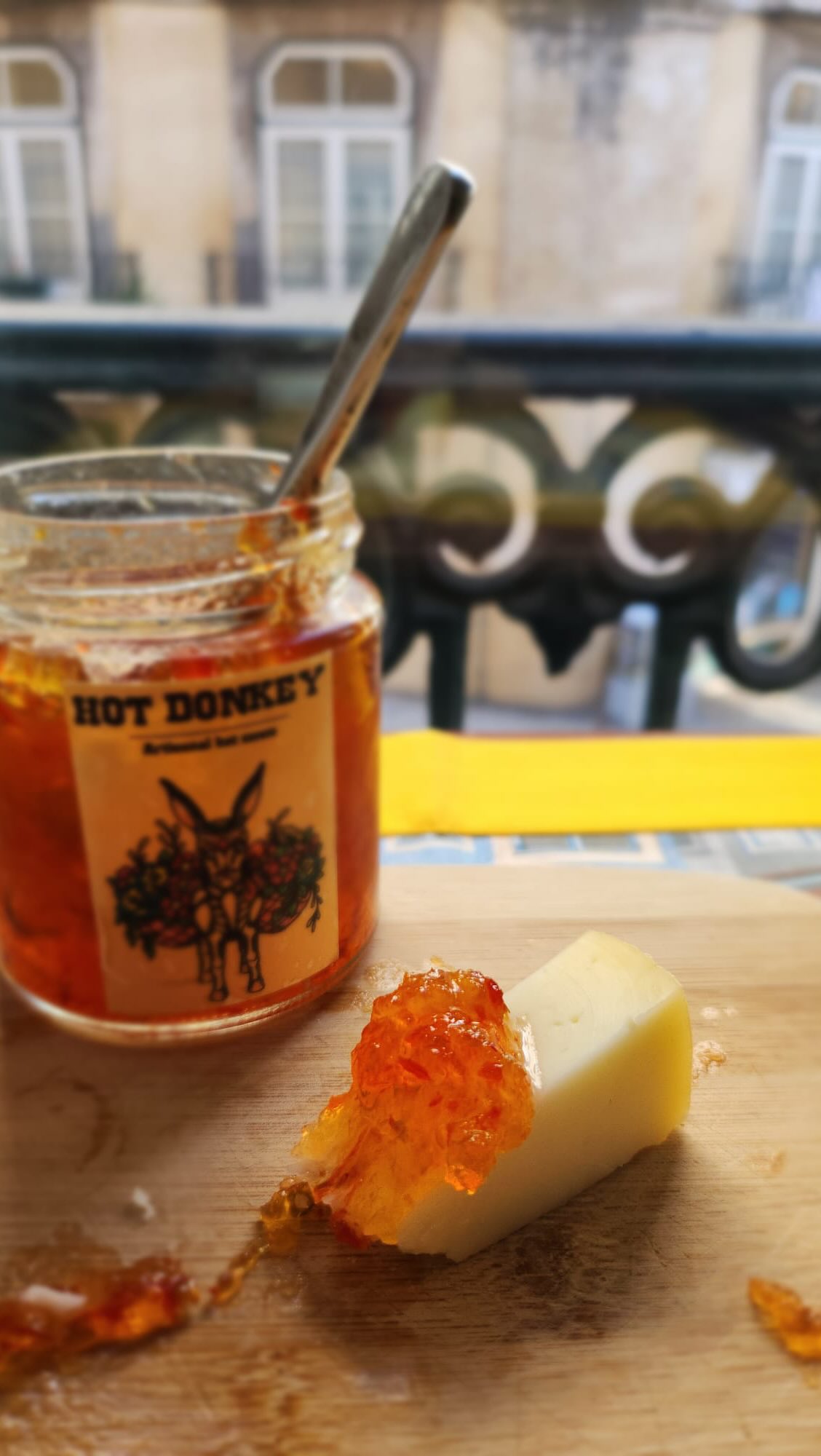 In 2026, we’re bringing you our small-batch surprises. And nope, we’re not detoxing this month, we’re indulging in artisanal hot pepper jelly by @_hotdonkey_. Smeared on our hunks of Beira Baixa sheep-goat’s milk cheese, it’s a lil piece of food heaven.
#portugal #portuguesecuisine #cheese #jelly #visitportugal