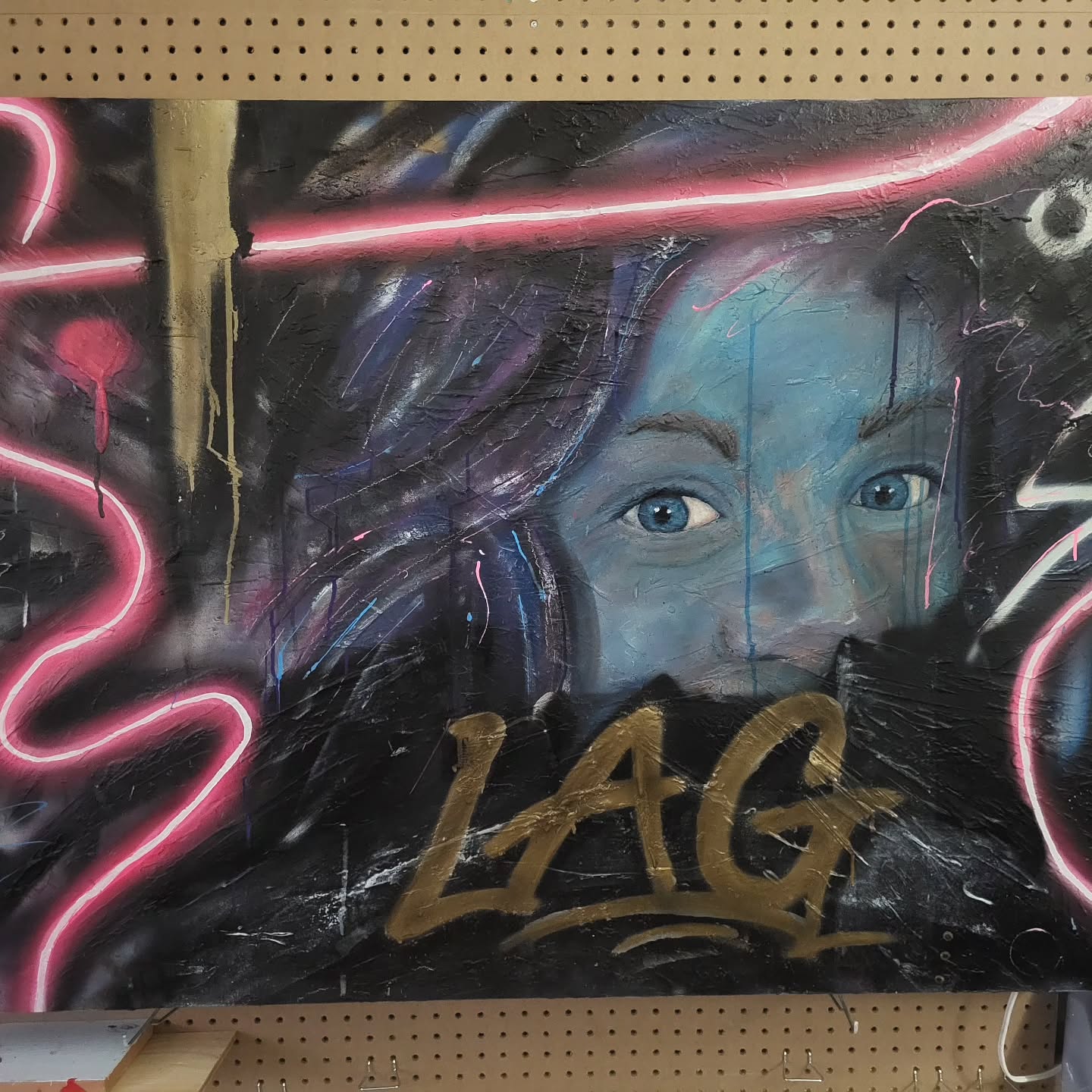 I want to post art, and I hate that I feel yucky posting art because AI scrapes everything. Im also really tired of looking at unhinged AI art. So here's some art that I painted with gouache and spray paint..
#notai #realart #gouachepainting