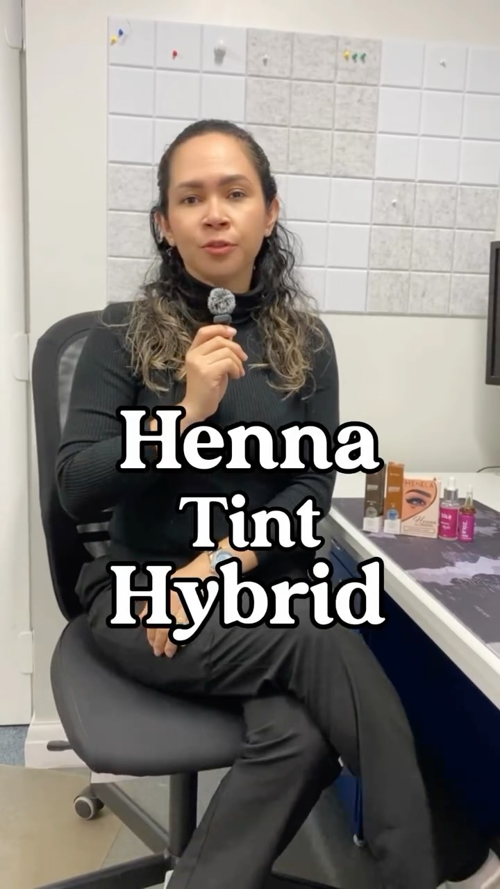 ✨ Did you know there are different types of brow tint?
Henna Tint, Traditional Tint, and Hybrid Tint… each one creates a different effect 👀
Watch the reel until the end and choose the one that best fits you.
They are temporary, quick treatments (40 min) and include professional brow design + waxing.
Perfect for busy women, moms, or anyone who wants to look good without spending extra time 💖
📌 Save this post
📲 Book through the link in my bio
#cardiff #browstint #browsartist #hennabrows #hybridbrows