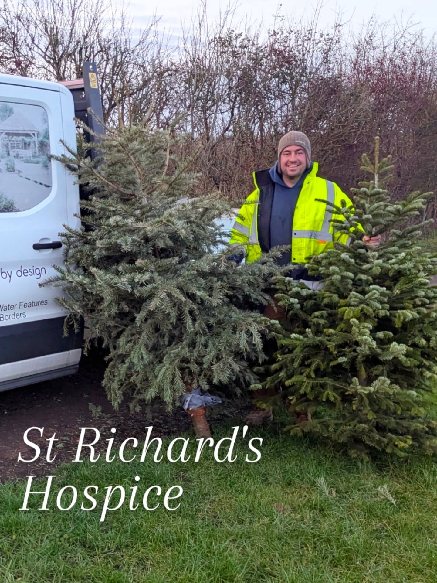 St Richard's Hospice; We're delighted to be taking part in this year's Christmas Tree Collection weekend to raise funds for St Richards Hospice @strichardshospice
Earlier this year, our Horticulturist and Design Expert, Hilary @hardyeucalyptus.hilary was invited to give a talk to St Richard's Mens Therapy group, which provided us with key insights into the amazing work St Richard's and their team do.
St Richard's is an independent Worcestershire-based charity providing free, expert care and support for adults with incurable illnesses (like cancer, heart failure, neurological conditions) and their families. We are thrilled to think we will be playing a tiny part in helping this organisation provide the services they do for our local community.
#EnvisageGardens
#DesignedByExpertsCreatedByCraftsmen
#WorcestershireGardenDesign
#StRichardsHospice
#charityevent