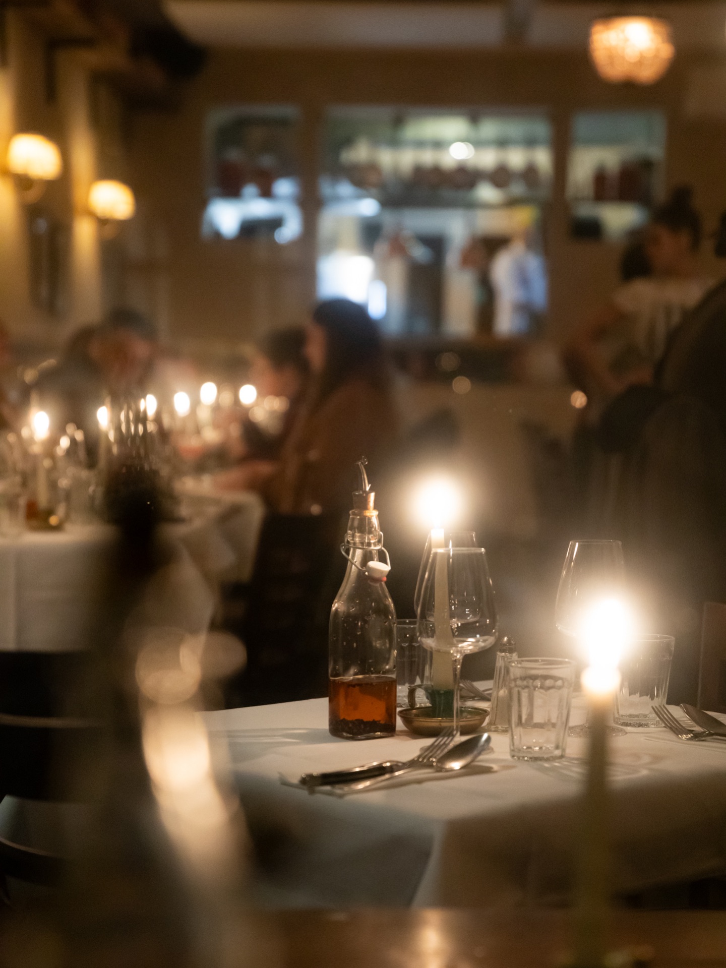 Lights low, tables set, wine glasses waiting. Just how we like to start the week.
.
.
.
#linguinitrattoria #italianrestaurantamsterdam #foodieinamsterdam