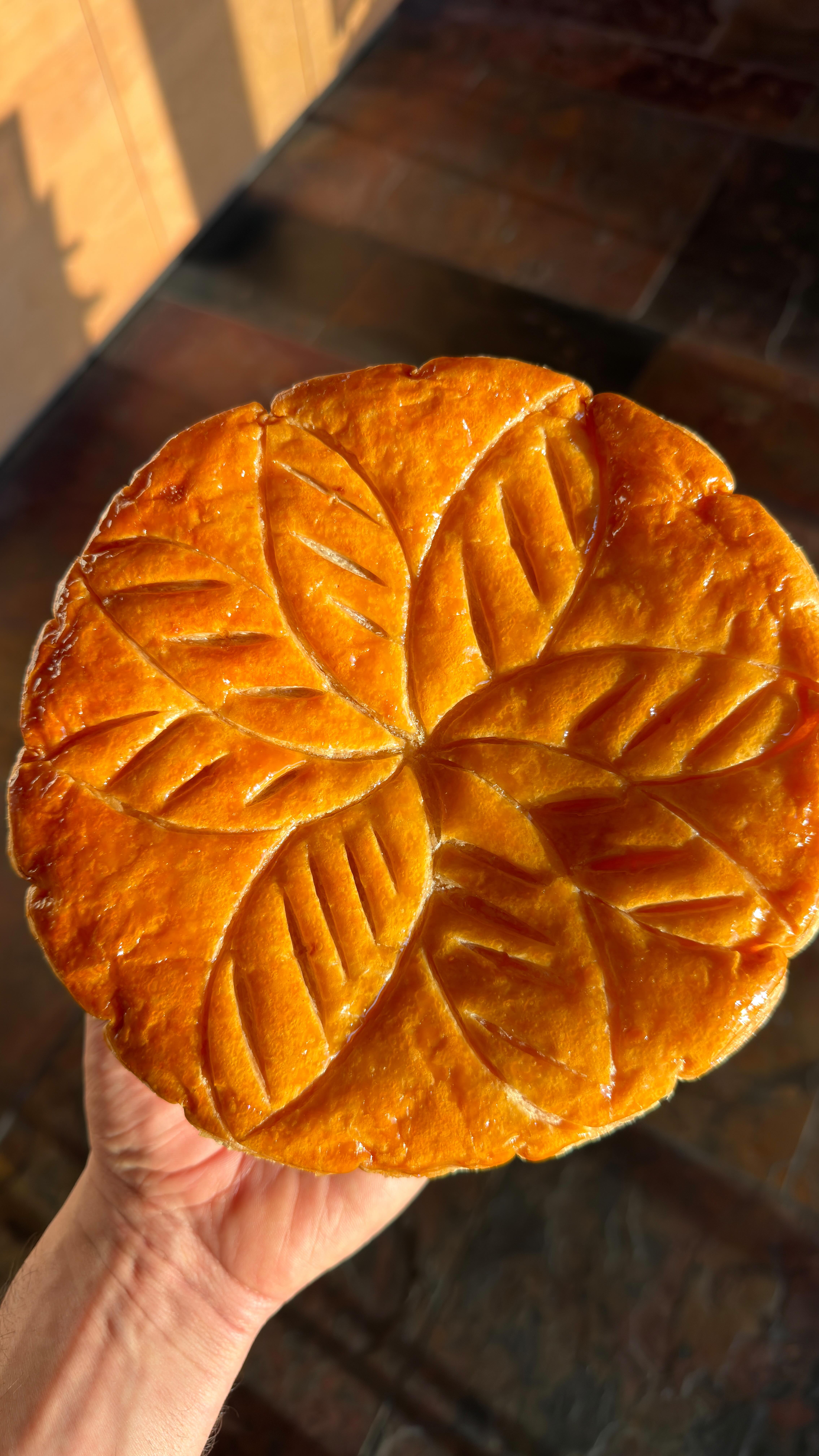 Chi sarà il Re o la Regina per un giorno? 👑
.
.
.
#bacilieri #pasticceriabacilieri #pasticceriaartigianale #galettedesrois