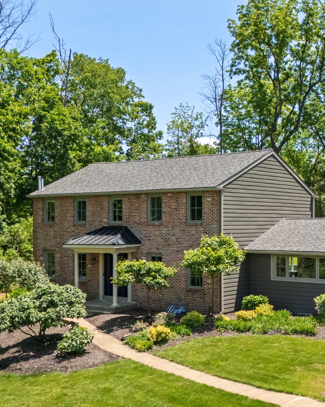 Thoughtful design. Timeless craftsmanship. Refreshing an older home to make it feel like it has always been that way.
#freedomgeneralcontracting #customconstruction #designbuild #homeaddition #craftsmanship #greatclients #freedom #exteriorremodel