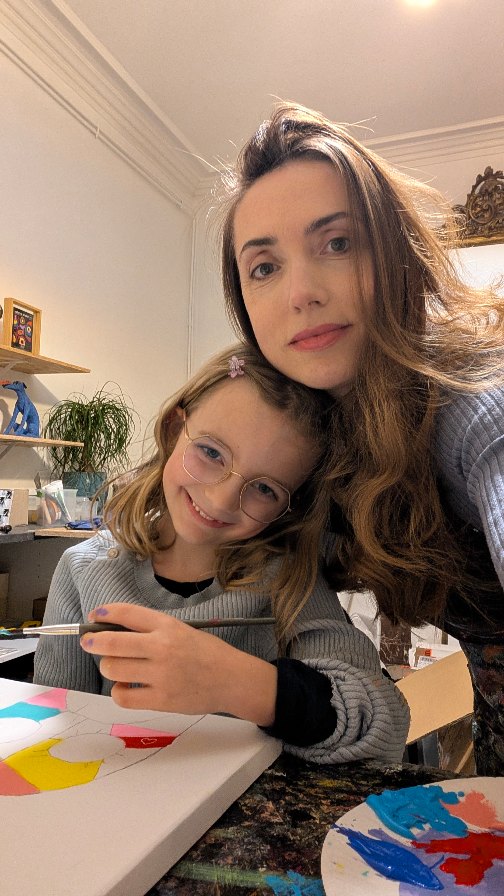 Une journée avec Emma, 7 ans, une élève inspirée qui a réalisé cette toile (presque) toute seule 😍
#mapremièretoile