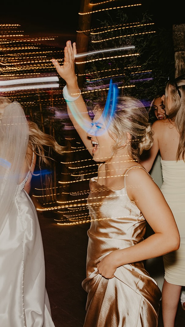 British summer at its finest… from glorious sunshine to pouring rain, within an hour ☀️☔️
Who’s ready for British “summer”?!
Cover photo: @danclarkphotography
💒: @woodhillhall