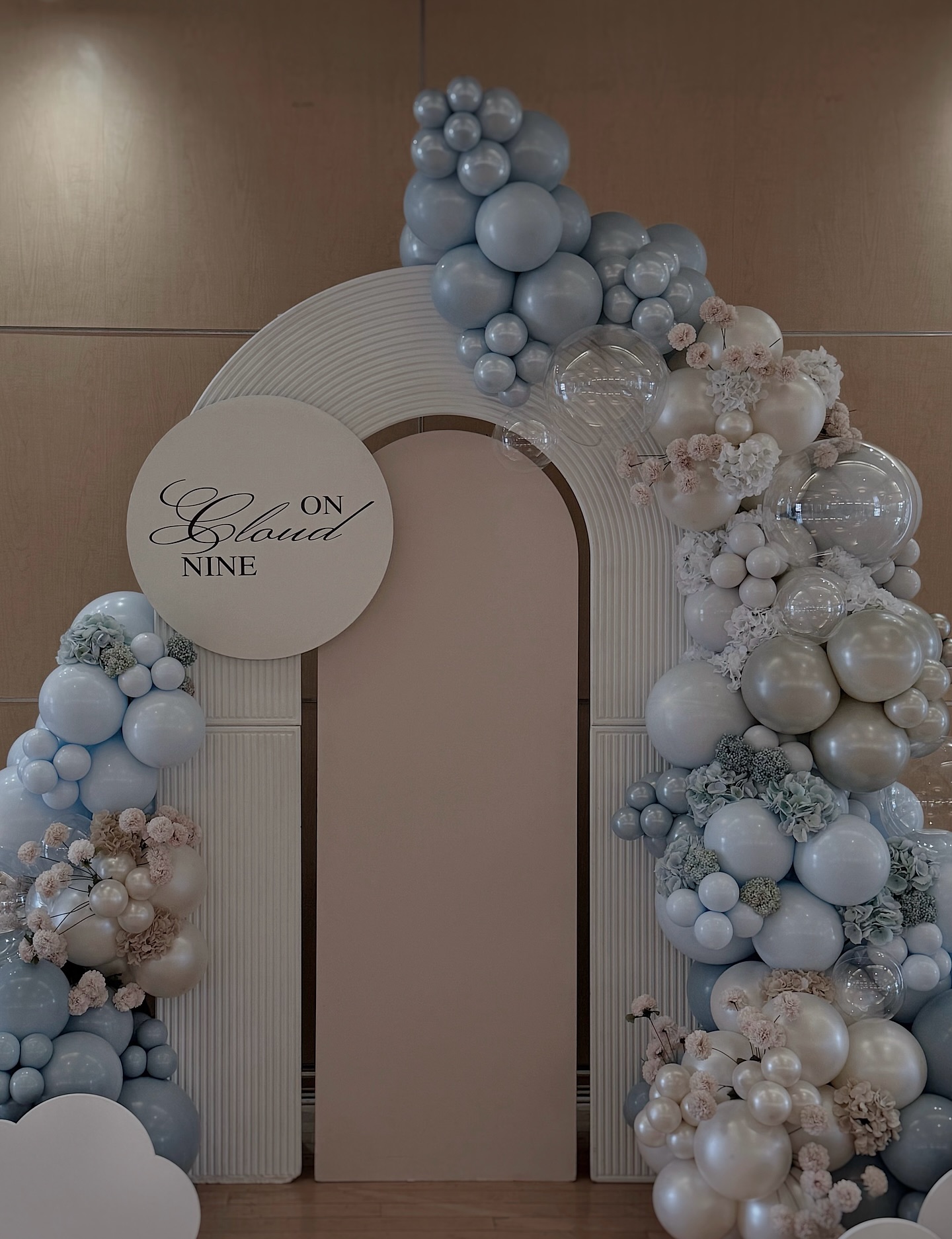 ☁️ ON CLOUD NINE ☁️
Fresh or faux flower arrangement can be added to any design
Drop off you inquiry with a link in a BIO to book your next party with us✔️
#peeltheparty with @banana_bureau_
•
•
•
#bananabureau #peeltheparty #balloonartist #balloondecor flowerdesign eventdesign dmvballoons dmveventplanner babyinbloom babyshowerdecor dmvbabyshower