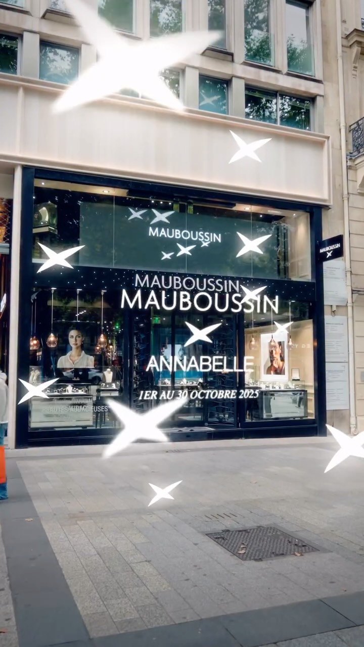 ✨ Une soirée inoubliable ✨
Le 1er octobre, nous avons célébré le vernissage de mon exposition au sein de la Maison Mauboussin, sur les Champs-Élysées.
Un immense merci à toutes les personnes présentes — amis, collectionneurs, curieux et passionnés — pour ce moment de partage, d’émotion et de lumière. 💫
Mes portraits habitent désormais ce lieu emblématique tout au long du mois d’octobre.
Si vous n’avez pas encore eu l’occasion de venir, l’exposition se poursuit jusqu’au 30 octobre.
Je vous invite à découvrir cette rencontre entre l’art du portrait et l’univers Mauboussin, où chaque œuvre célèbre la féminité et l’éclat intérieur.
📍 Mauboussin – 66 avenue des Champs-Élysées, Paris
🗓️ Exposition jusqu’au 30 octobre 2025
#AnnabelleChezMauboussin #Vernissage #ArtEtJoaillerie #ExpositionParis #portraitsdefemmes
