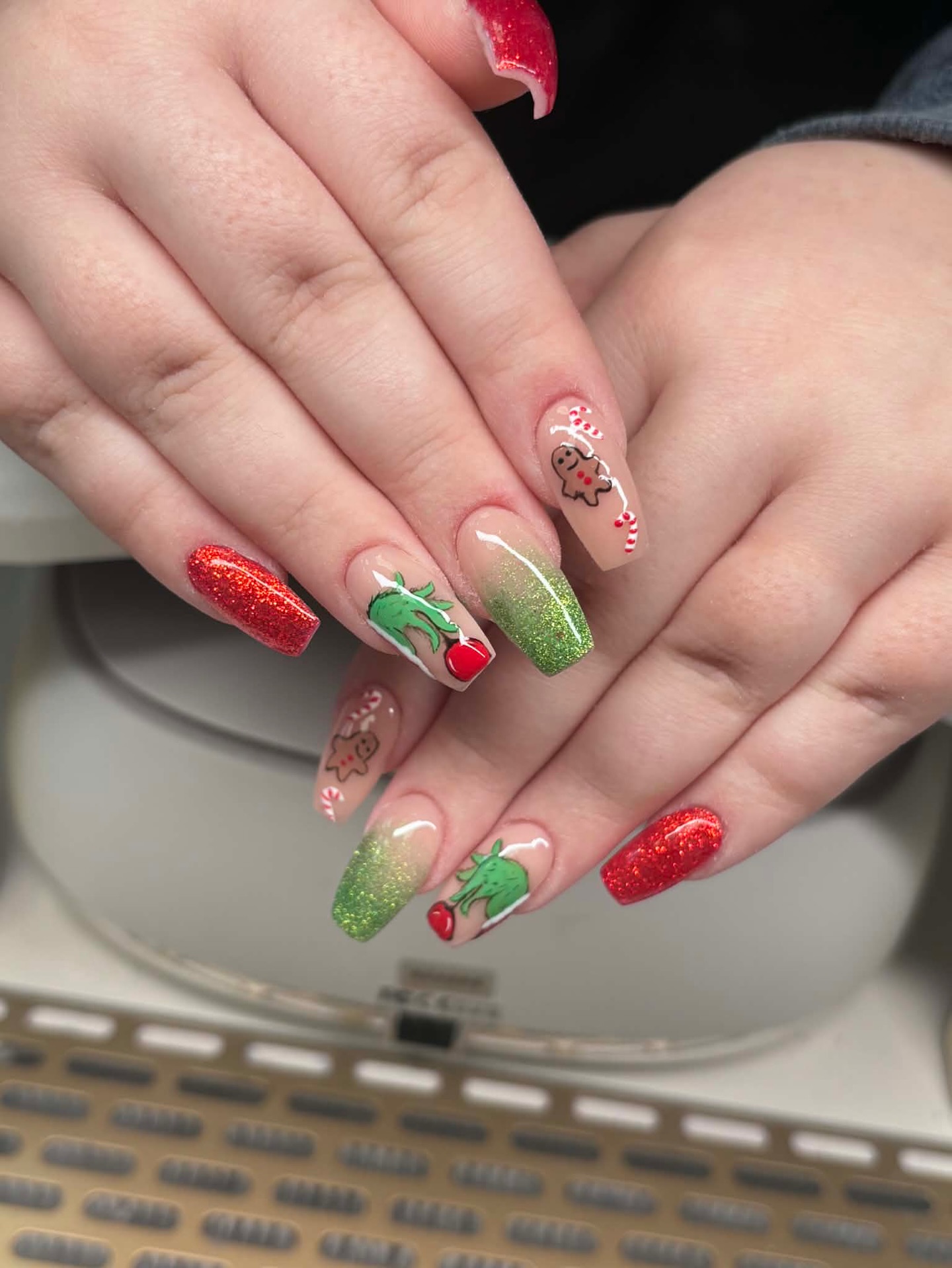 Grinchmas 🎄
🫶🏻For those who value quality and nail art
🔗Booking link in bios and all posts
📍488 Ashley Road, Parkstone, BH14 OAD
https://www.fresha.com/book-now/madison-beauty-studio-ua729ujr/all-offer?
share=true&pld=2701690
#nailsalonpoole #poolesalon #beautysalon