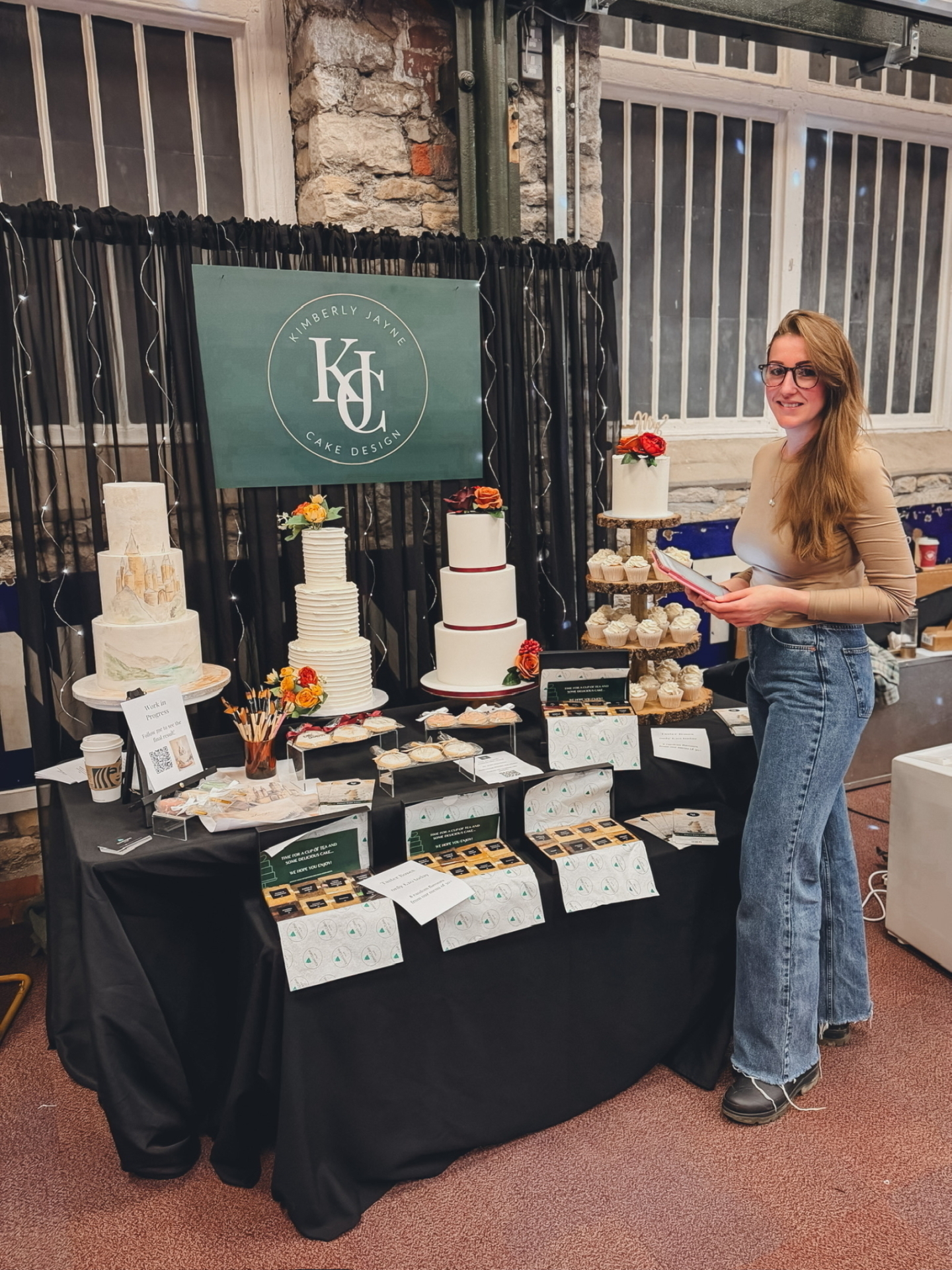 FIRST WEDDING SHOW IN 6 YEARS
AND THE VERY FIRST AS KIMBERLY JAYNE CAKE DESIGN ✨
Today was something special.
So many conversations. So many couples. And not one vision the same. From elegant and timeless to bold, modern and completely personal. Exactly how wedding cakes should be.
I was honestly amazed by how much interest there was in my half-finished hand-painted Harry Potter cake too. Proof that couples really do love something a little different, meaningful, and completely bespoke. I’ll be sharing that one very soon once it’s finished 👀✨
This was such a powerful reminder that a wedding cake isn’t just a cake. It’s a centrepiece. A talking point. A reflection of you and your day.
I cannot wait to start the process with the couples I met today and turn those ideas into something unforgettable.
New branding. New chapter. Same obsession with creating beautiful, bespoke wedding cakes 🤍
If we spoke today, thank you for trusting me with your vision.
If we didn’t… we should probably change that 😉
https://www.kimberlyjaynecakedesign.co.uk/
#KimberlyJayneCakeDesign #WeddingShow #LuxuryWeddingCakes #BespokeWeddingCake #HandPaintedWeddingCake #ModernWeddingCakes #WeddingCakeDesigner #UKWeddingSupplier #EngagedUK #WeddingInspiration #WeddingPlanning