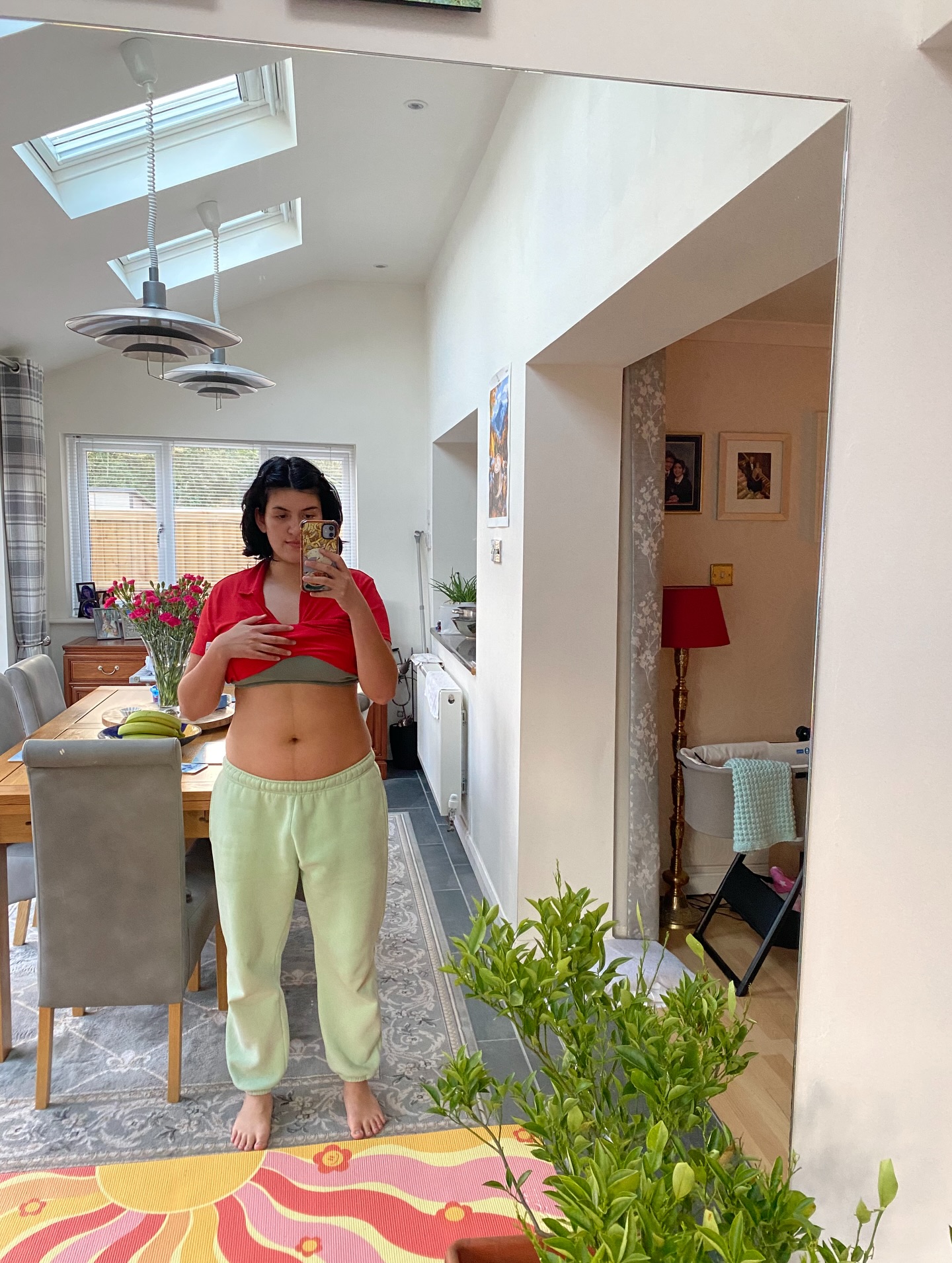 🍼6 weeks postpartum🍼
My only forms of exercise these past weeks have been walking, core and pelvic floor exercises. Just completed my first proper workout. I was torn whether to start working out again or to wait, due to lack of sleep, but I decided that the benefit is bigger than the drawbacks. To give you a perspective on what I mean by lack of sleep - last night I slept for 2 x 2 hr intervals, and 1 x broken one hour, and that was the BEST sleep I’ve had in a week. Since giving birth 6 weeks ago, I’ve had ONE occasion where I’ve had 4 consecutive hours of sleep. The rest have been 30 min - 2hr intervals if I’m lucky.
I’m not expecting to hit any PRs soon. Nor am I going to smash it too hard as I still need energy in the tank to care for my baby whilst sleep deprived. But I want to commit to myself as well as my baby. And this is a big way I can commit to myself.
I’ve lost a lot of strength, muscle and gained body fat throughout pregnancy. I’m sleep deprived and a lot of my time is taken up looking after my baby. But I’m starting small, doing what I can and I know that one day I will be stronger, faster and better than I was before pregnancy.
#postpartum #postpartumbody #postpartumjourney #pregnancy #postnatalfitness