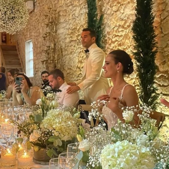 💍 Offrez-vous un mariage d’exception dans un lieu où chaque détail respire l’élégance et le raffin
#LaBastideDuRegent #MariageDePrestige #MariageEnProvence #MariageDeRêve #UnJourInoubliable #CérémonieÉlégante #AmourEnProvence #RomanceÉternelle #MariageChicEtRomantique #WeddingDreams #LuxuryWeddingFrance #ProvenceWedding #DestinationWeddingFrance #SouthOfFranceWedding #ChateauWedding #InspirationMariage #PrestigeWedding #ÉléganceEnFête #LuxuryWeddingVenue #MariageSousLesÉtoiles