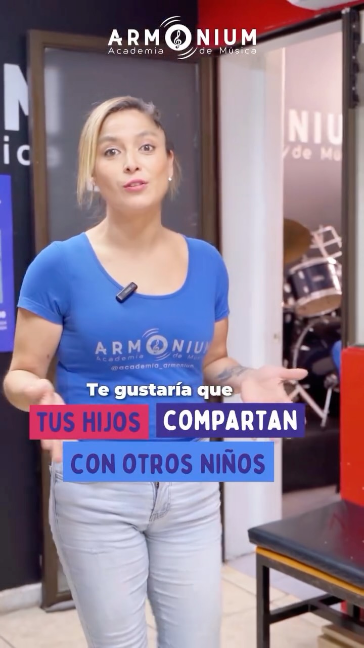 Aprender música es increíble, pero hacerlo rodeado de amigos que comparten tu misma pasión lo cambia todo 🎹✨
En nuestras clases grupales (máximo 4 alumnos), los niños no solo aprenden técnica; descubren un espacio para inspirarse, ganar confianza y conectar con otros niños en un entorno cuidado y cercano 🫂🎶
Este verano es el momento perfecto para que descubran su talento y se atrevan a más.
🎁 ¡Estamos con MATRÍCULA GRATIS para nuestros cursos intensivos!
Regálale un espacio donde crecer, disfrutar y crear recuerdos que suenan bien.
📩 Escríbenos ahora y asegura su cupo antes de que se agoten.