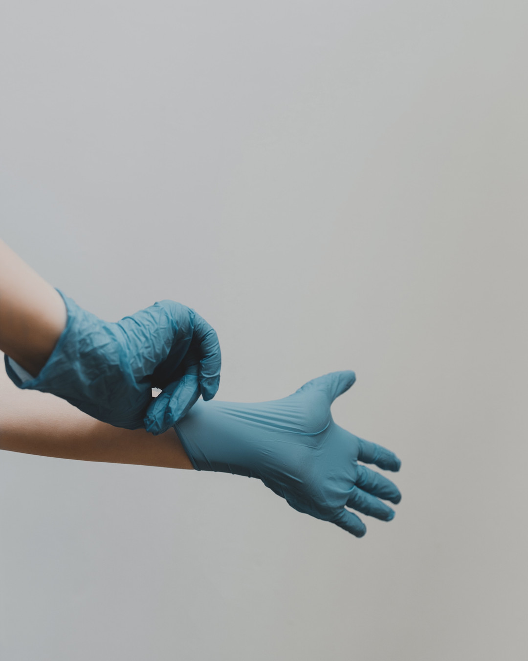 We take safety seriously so you can relax and enjoy beautiful, lasting results. Step inside our Raleigh studio for a behind-the-scenes look at how we protect your health and your brows: sterile tool handling, single-use supplies, medical-grade sanitizers, and spotless workstations. Our licensed team follows strict protocols and ongoing training to ensure consistent care and comfort for every client—because professional standards matter. Want to see more check our bio for the full walkthrough and book your visit. Link in bio ✨📍Raleigh #RaleighBeauty #BrowCare #FemaleOwned #CleanStudio #ArtistryInkStudios #WaxingPros #SkinSafety #SmallBusinessLove