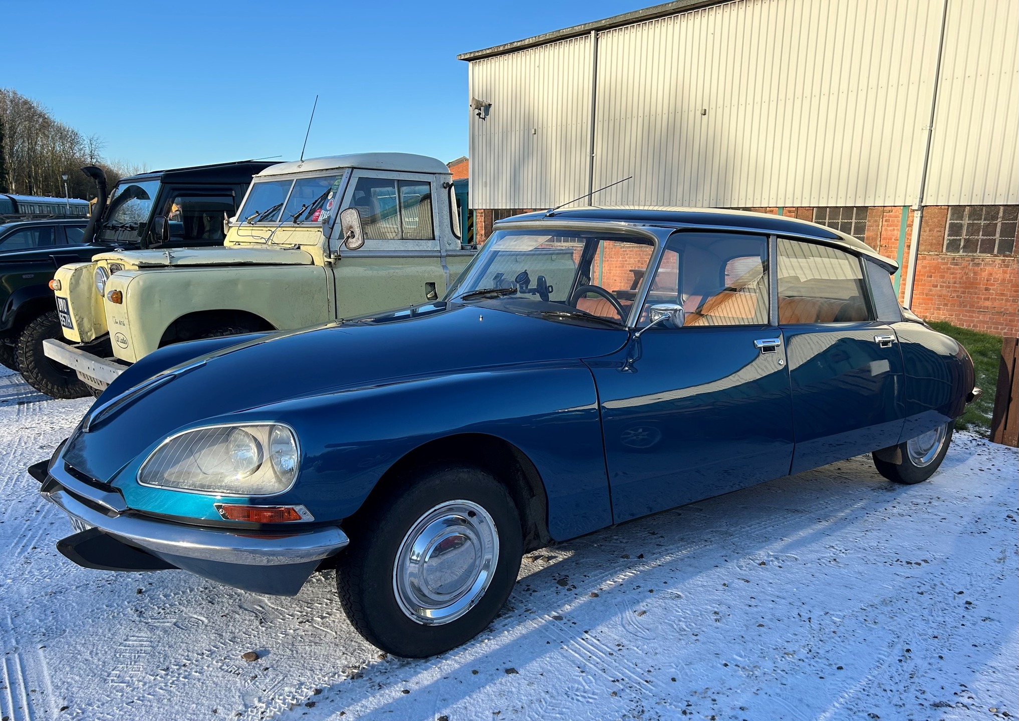 Nice to see a few cars braving the cold weather for the Ruddington meet yesterday!
Here are a few favourites!
#lentonlimousines