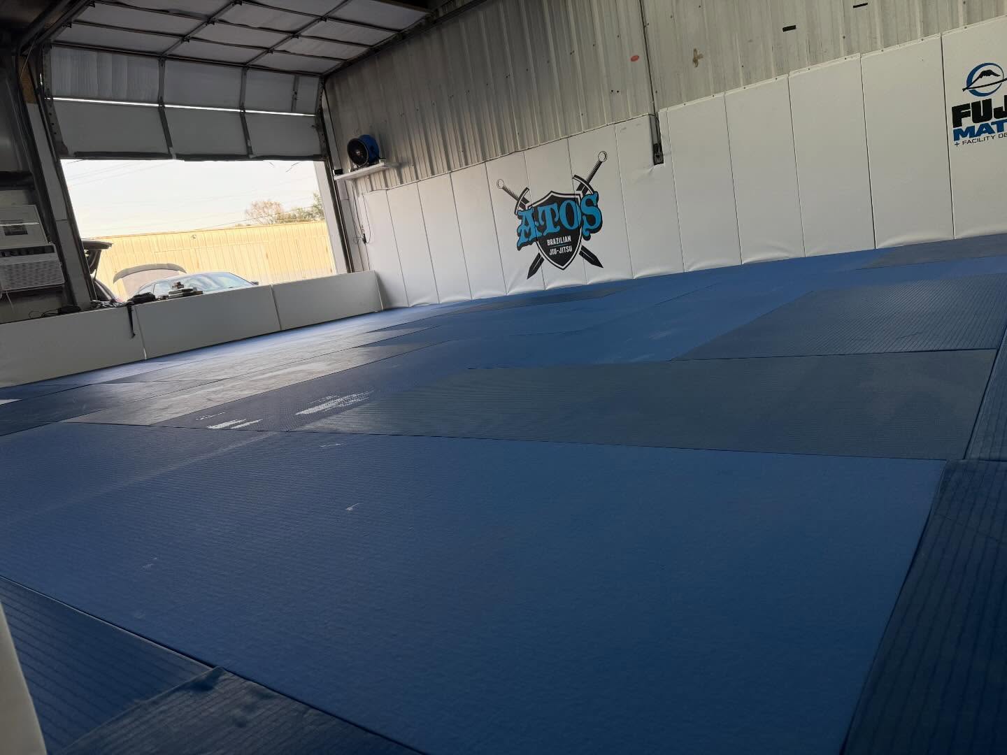 📢 We moved. We upgraded. We’re ready.
ATOS League City just about doubled our mat space and the new gym looks 🔥
🎉 Grand Opening Party → Jan 10
💥 Training first, then food & celebration later that evening
👶 Kids program launches Jan 12
Huge thanks to everyone who helped make this happen. Couldn’t do it without this crew. Let’s go! 💪
#atosleaguecity #bjjlife #newgymwhoisthis #supportsmallbusiness #leaguecitybjj
