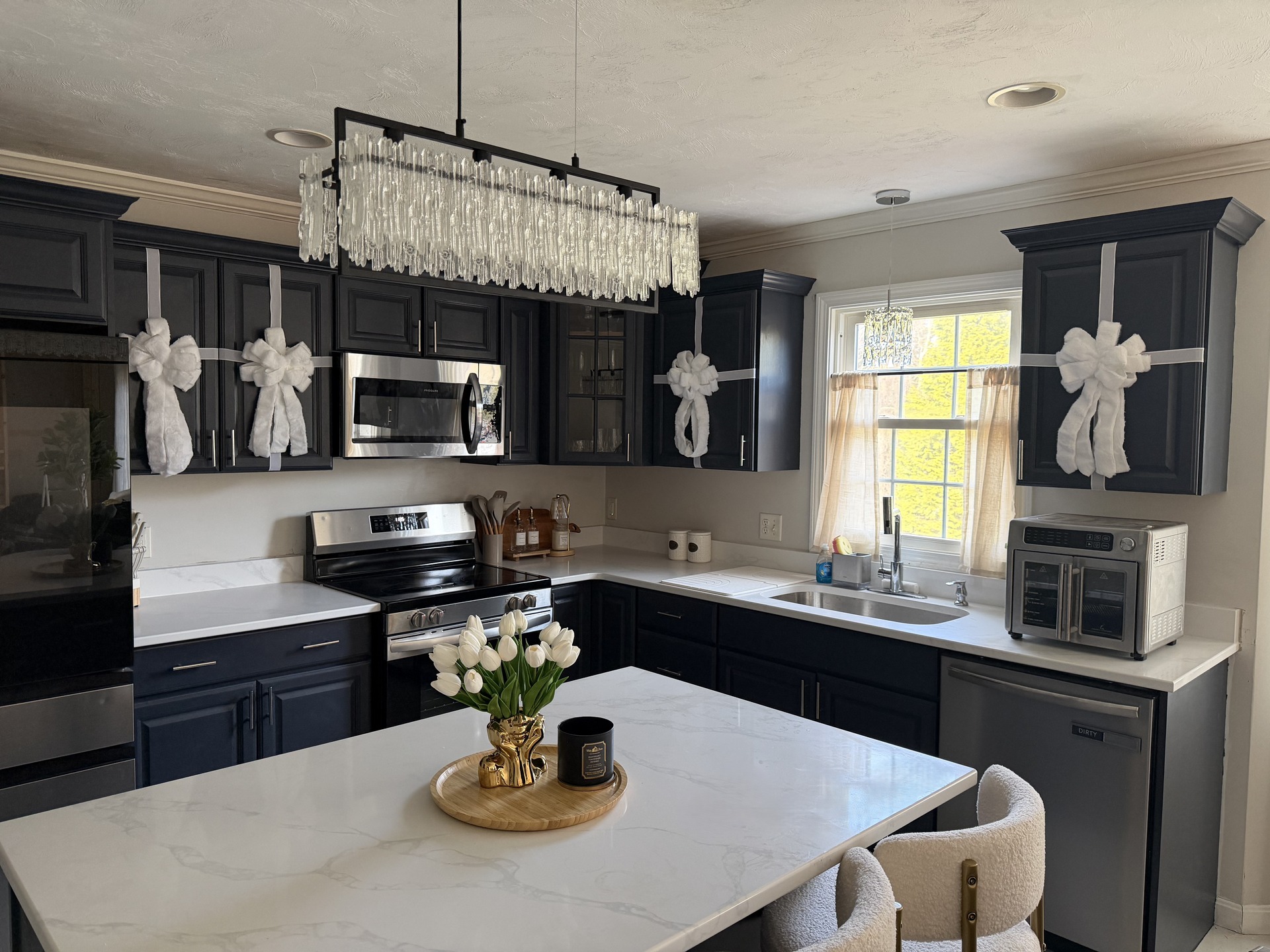 New Year, New Kitchen! There's no better way to kick off the year than with brand new countertops that completely transform the heart of your home 😍
Ready to make your kitchen goals a reality this year? We're here to help! 🤝
Features: SDRI Quartz "Lustrous"
📍940 Wellington Ave, Cranston, RI 02910
⏰Mon-Fri: 8:30-5pm / Sat: 9-3pm / Sun: Closed
☎️401-780-9639
🌐www.stonedepotofri.com
#countertops #stonecountertops #quartzcountertops #lustrousquartz #kitchencountertops #whitecountertops #kitchenideas #kitchendesign #stonefabricator #ri