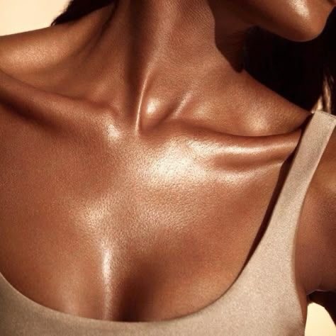 Luxury spray tanning, delivered.
Mobile • Custom • Effortless
✨ Bookings opening soon ✨