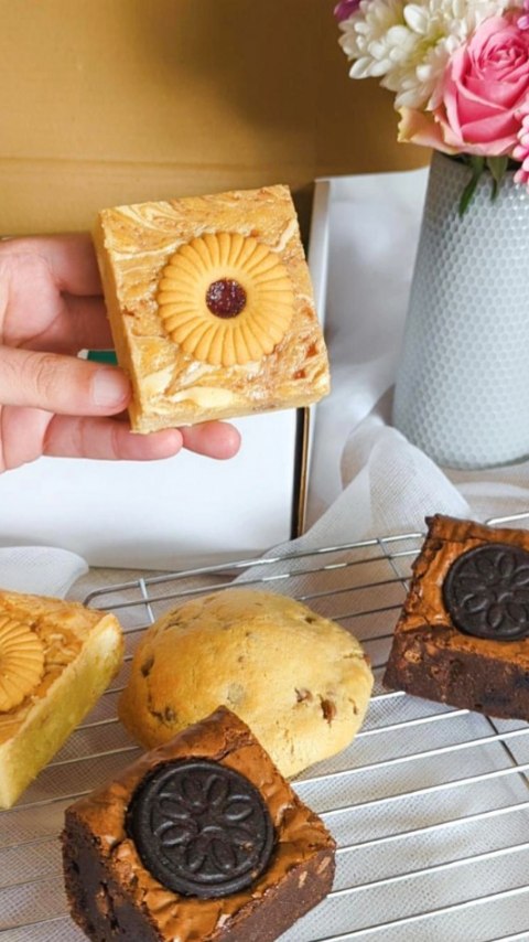 I AM BACK!!!!
Back in the kitchen and creating full-time 🤍
Now that Sanah’s Mixing Bowl is my main focus, I’m excited to be baking more and taking on more celebration, wedding, and catering orders.
Everything is made fresh, with care, and tailored to your occasion.
📩 DM or WhatsApp to enquire
By the way, these Blondies are insane. You must try them 😘
#brightonbaker #sanahmixingbowl #blondies #brightonfoodies #BrightonBaker