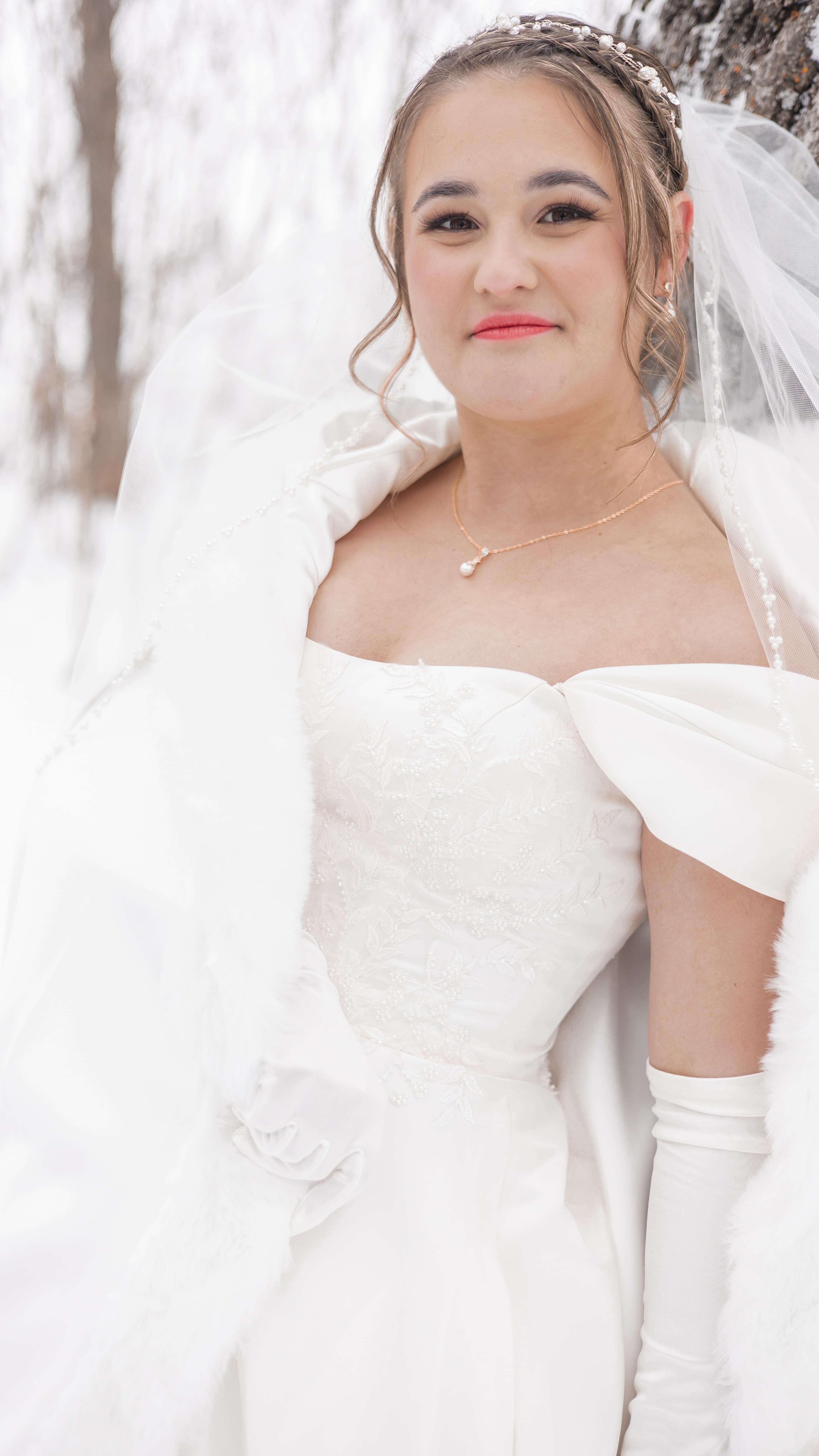 Everyone looked stunning thanks to @alexanavisbeauty
#wedding #weddingphotography #engagement #canon #theknot