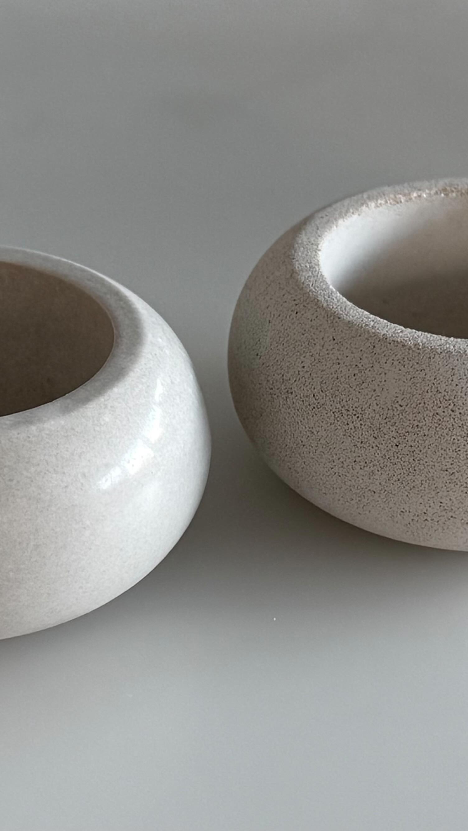 Iām so excited for this new mould š¤
Watch my first pour using Jesmonite AC730 in Natural Stone.
Now I canāt decideā¦
smooth or acid-etched.
Either way, I think this might be a keeper š¤
Which would you choose?
#Handmade #SmallBusiness #Jesmonite #ThePaddocksCo