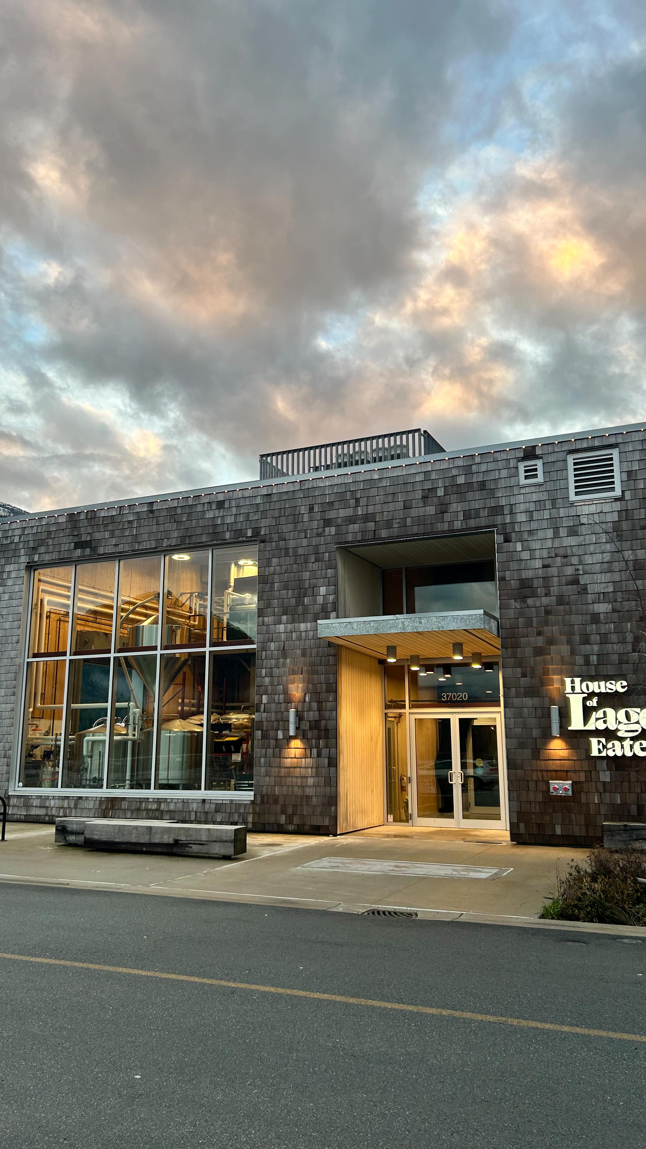 Since our opening in May we’ve had to be very patient for this moment but it’s finally here, beer is brewing in our tanks! 🍺
Brewery equipment can be troublesome, repairs and delays can be brutal. However, we are now on the straight and narrow towards constant and exciting in-house beer releases!