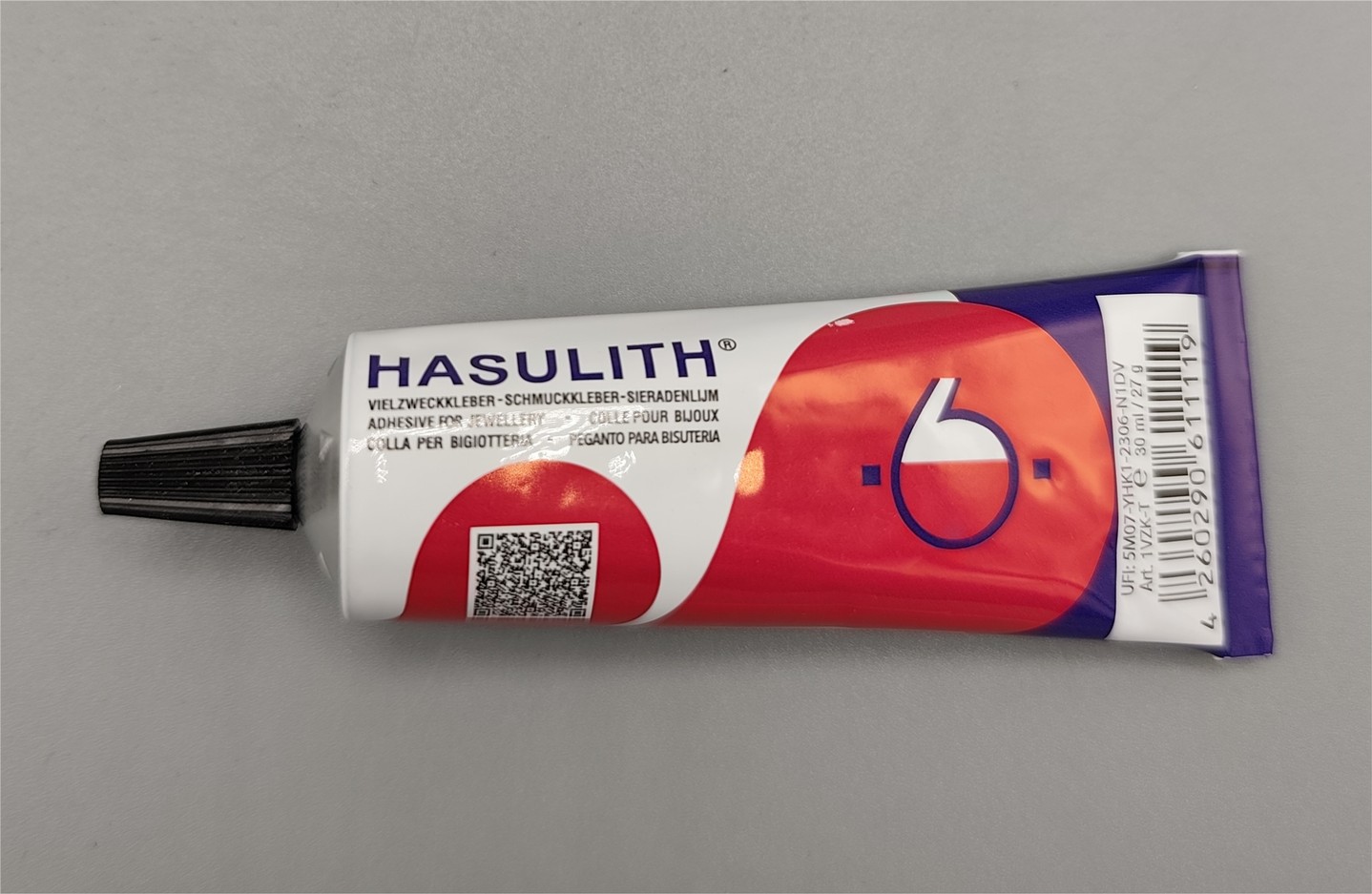 Transformez vos créations de bijoux avec la colle Hasulith, en tube de 30 ml ! Parfaite pour un maintien fort et durable. Ne manquez pas notre offre à 3,81€ 🔥 Link in Bio #Bijoux #DIY
