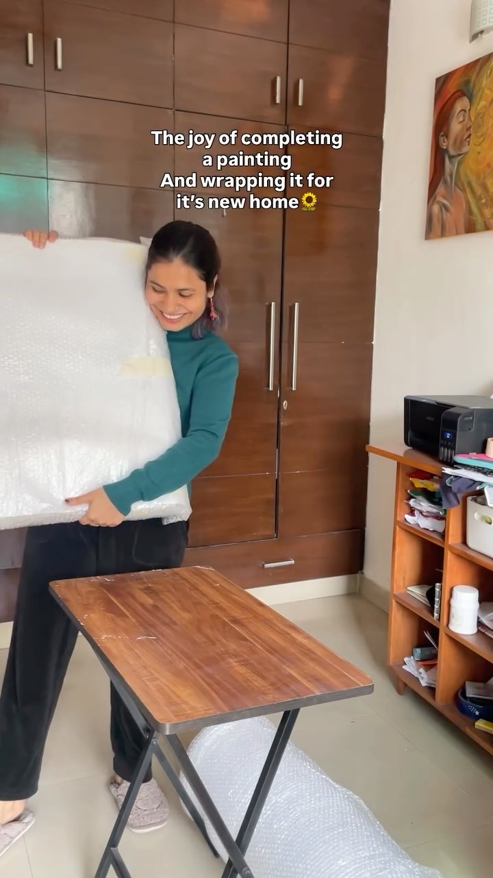 Even if I try my best I won’t be able to describe the joy of seeing a painting come to life💛 and wrapping it for the home it belongs to 🦋
Follow my journey @a_new_pama
#anewpamapaints
#firstcommissionoftheyear #commissionedartwork #customartforyou #yourstoryinart