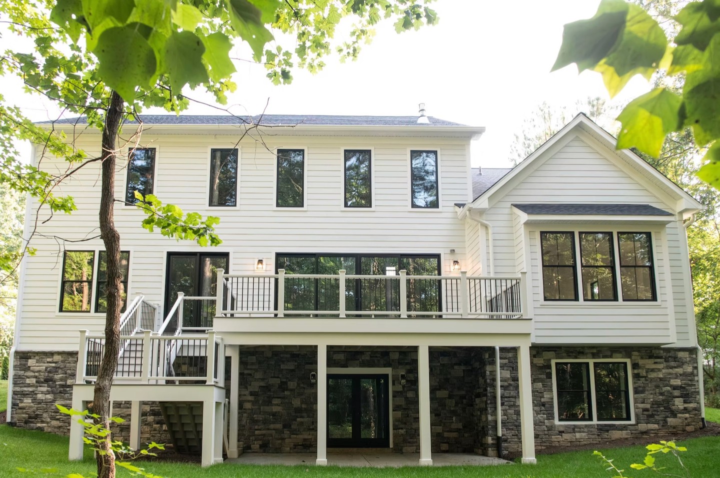 Imagine entertaining friends and family at this extraordinary five-bedroom, five-bathroom residence located in Wateredge Estates. Call 540-706-3265 for more details!