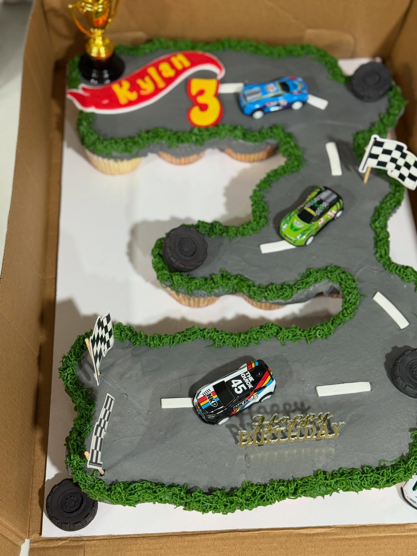 Number 3 pull apart cupcakes- race car themed 🚗