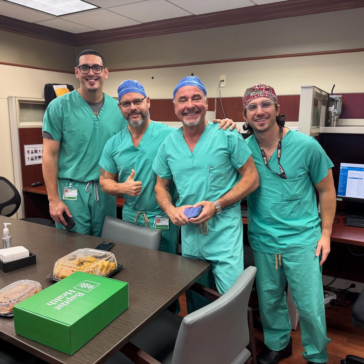 First surgery of the new year at Baptist Health Doctors Hospital. Thankful for the wonderful team there, a fun gift, and the delicious pastelitos! 🏥♥️