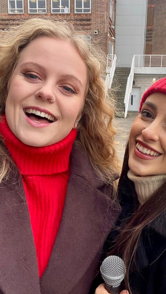 Lovely chilly vibes playing some acoustic sounds at #kemptonparkracecourse
.
.
.
#livemusic #weddingmusic #eventprofs #weddinginspiration ❄️🎶