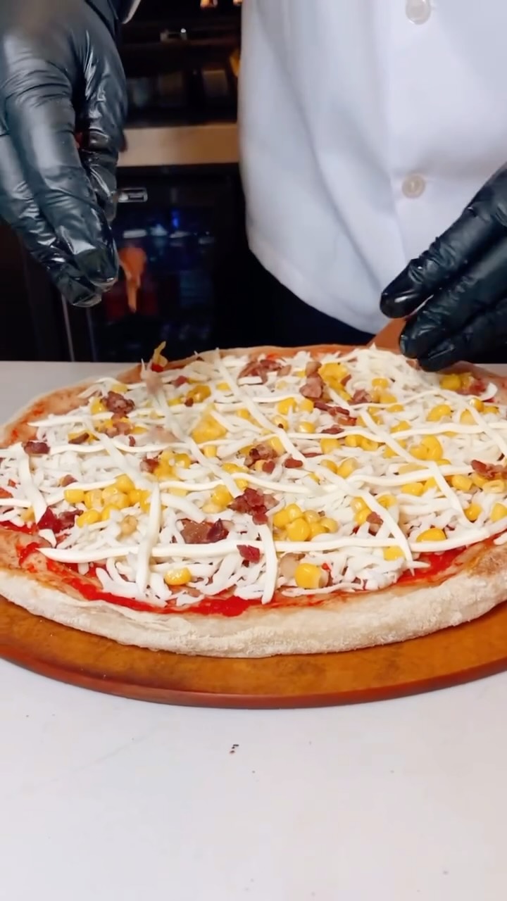 Pizza night, but make it gourmet. 🍕🔥
.
.
Leonel’s Pizza brings the ultimate Neapolitan experience to your doorstep. Hand-crafted, wood-fired, and served hot.
Perfect for:
✅ Birthdays
✅ Gatherings
✅ Weddings
✅ Corporate Events
✅ Private Parties
.
DM us “PIZZA” or click the link in our bio to check availability!
#PizzaCatering #NeapolitanPizza #MobilePizzeria #EventCatering #WeddingFood #PizzaLovers #LeonelsPizza #CateringService #WoodFiredPizza #FoodieEvents