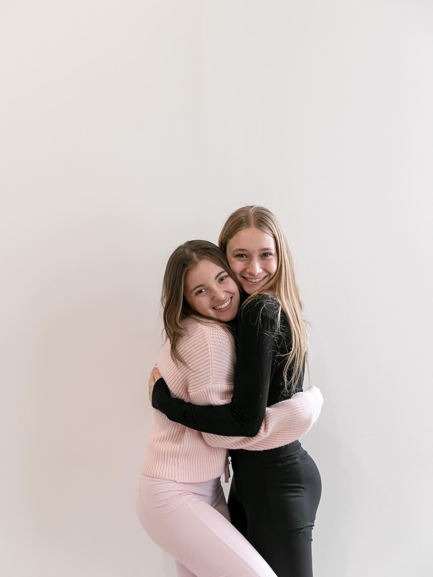 Just a few weeks away… get your girlies and let’s have some fun!! Galantine day sessions are here or bring your Valentine and let’s celebrate 💗💖💞
Friends.. couples… and definitely families are always welcome at these sessions!!
📍Fox & Finch Studio @foxandfinchstudio
📆Feb 7th times left… 12:30, 1 & 1:30!!
$50 for the session fee
Digitals sold separately
DM me for details and payment info!!
❤️❤️❤️❤️♥️❤️💗💞💓💘🩷🩷🩷
#valentinesminis #minisessions #cortneytorresphotography #njphotographer #foxandfinchstudio