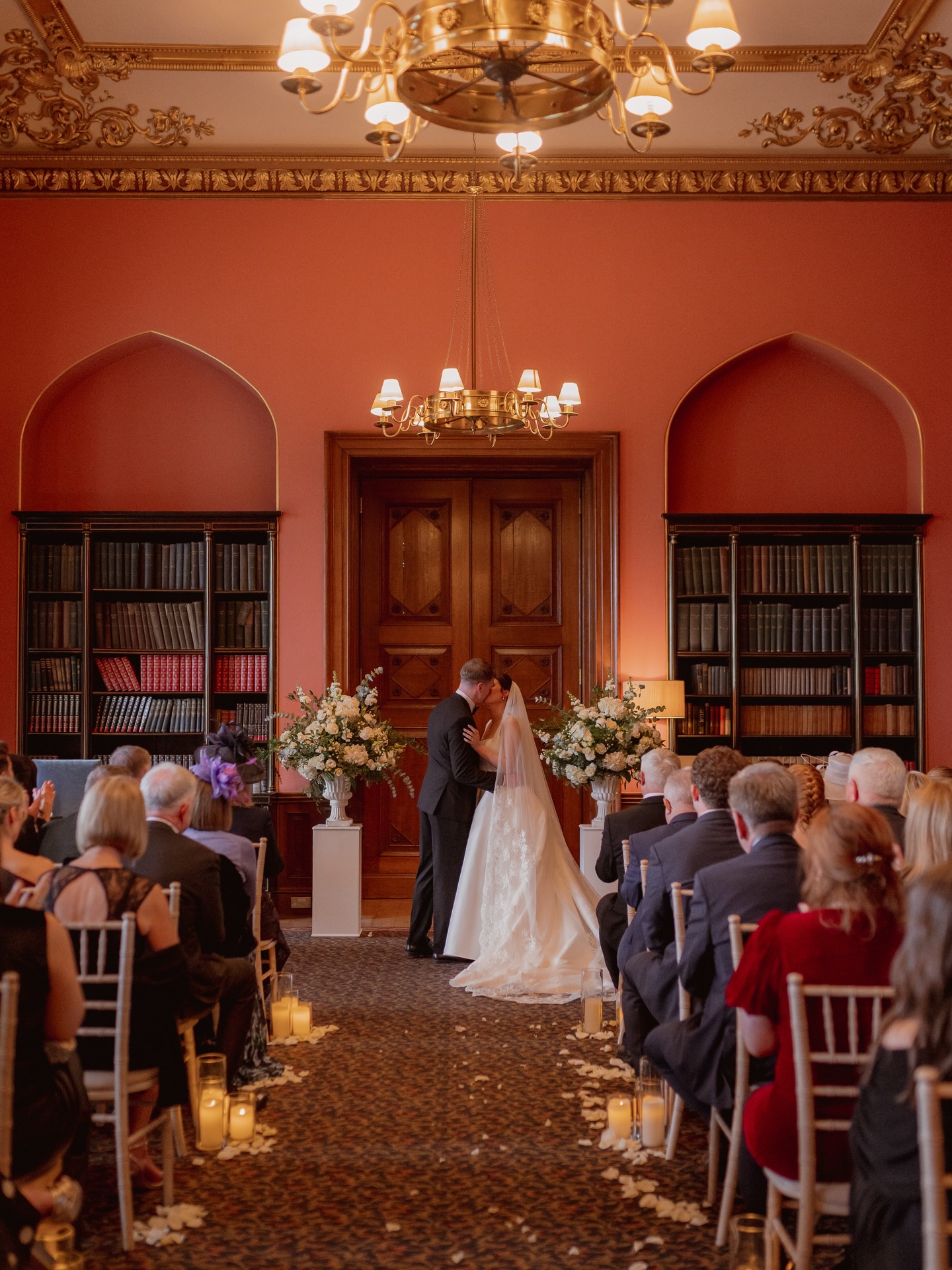 R + J chose the incredibly elegant Library at @ashridgehouse for their intimate wedding ceremony 🤍
Often overlooked in favour of the grand staircase, this space really is a hidden gem - its architecture is truly stunning!
Timeless flower urns filled with whites and flowing greens framed the ceremony space, creating a romantic focal point while the ladies carried bouquets of luxury Playa Blanca roses.
I love designing florals that enhance unique spaces like this. ✨
Photography @brittanypainterphotography
Venue @ashridgehouse
Flowers @appleblossomflowers_
Hair & Makeup @chloegracebridal @laurenbuzzing_hmua
#weddingfloralstyling #ashridgehousewedding #ceremonyflowers #weddingurns #timelesswedding
